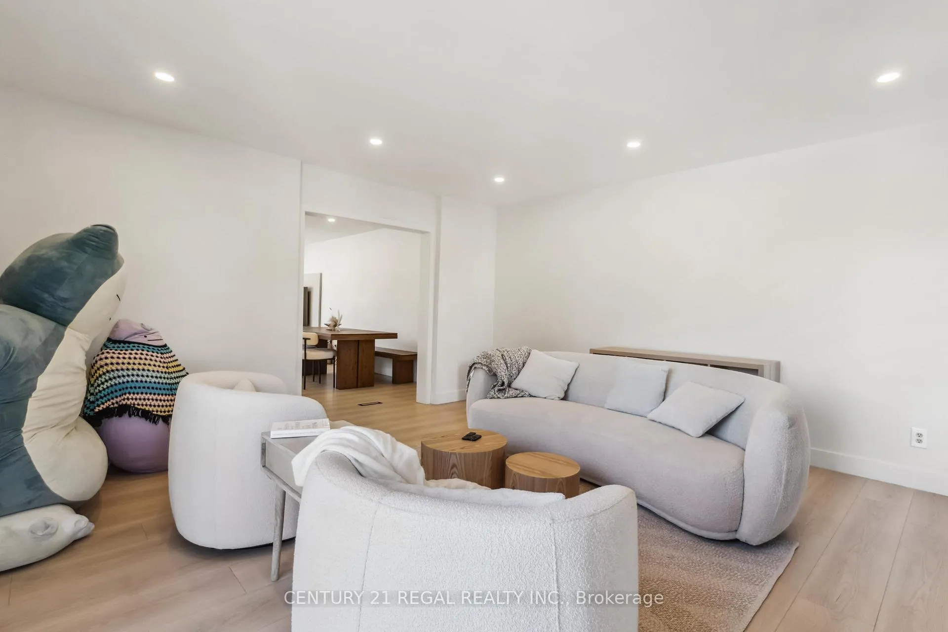 Photo 16 of 26 Sir Bedevere Place, Markham, Markham Village — HOMEH