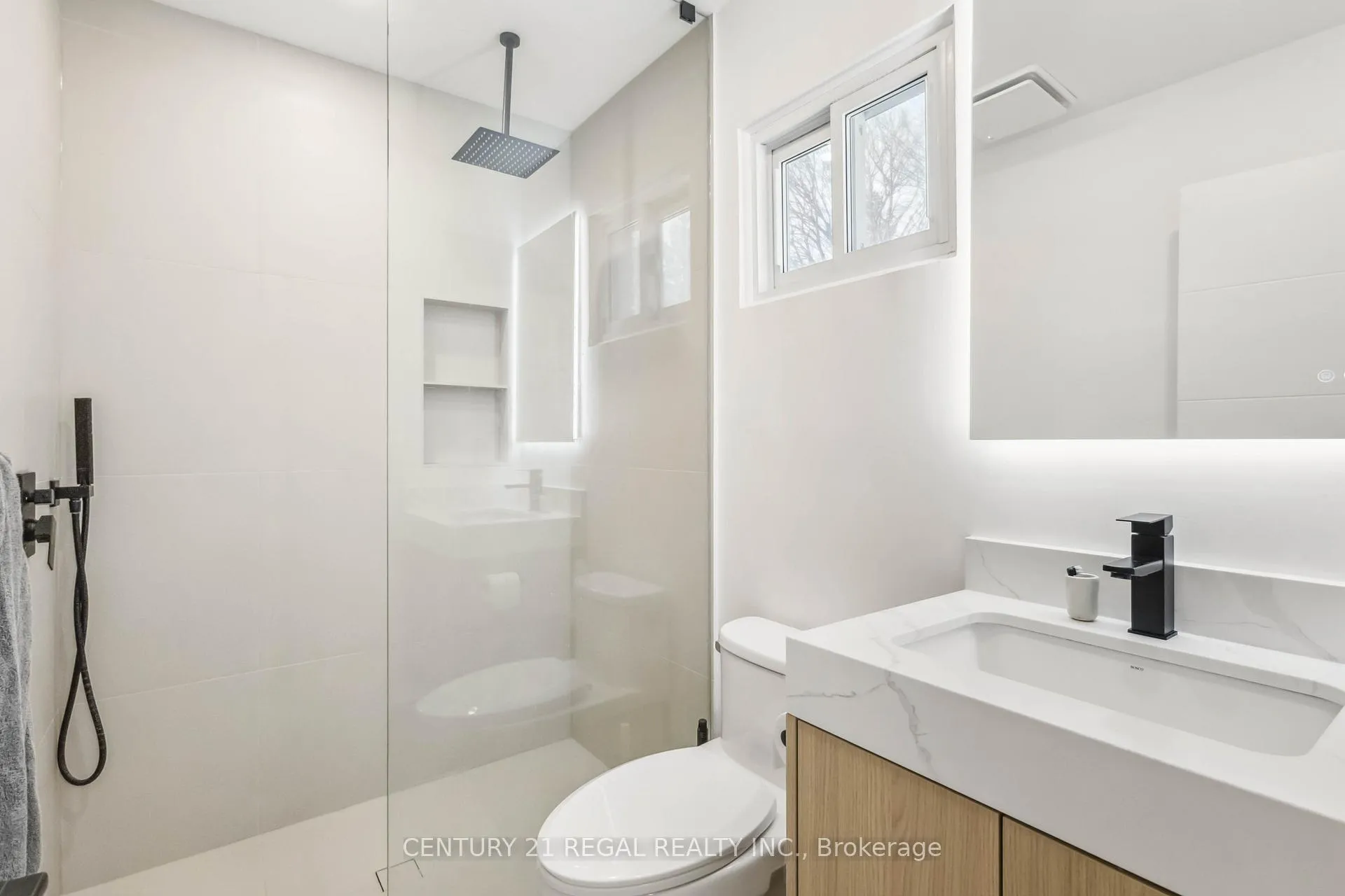 Photo 23 of 26 Sir Bedevere Place, Markham, Markham Village — HOMEH