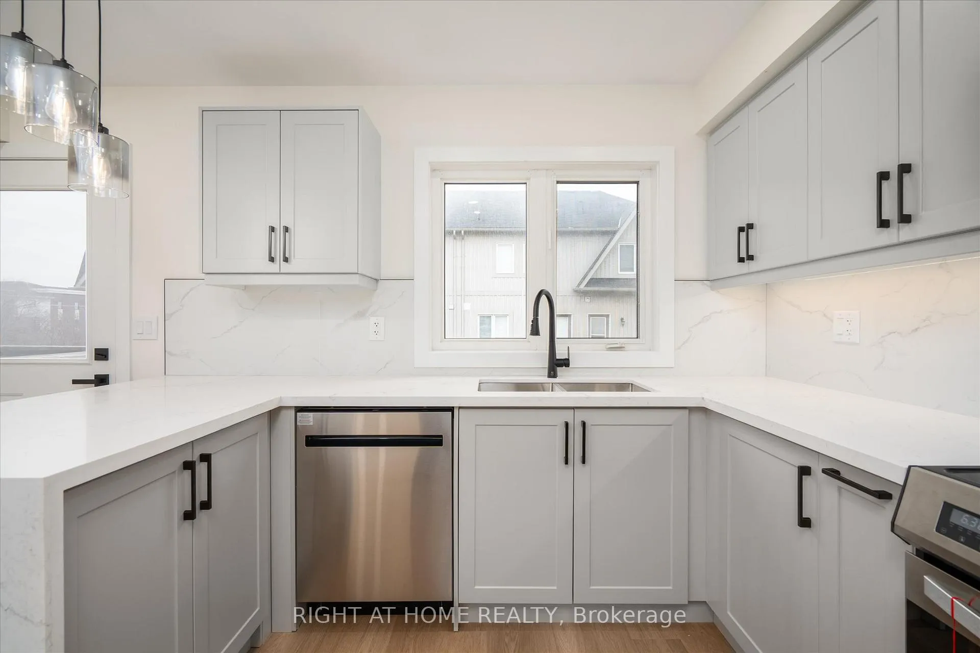 Photo 3 of Unit 36, 735 Sheppard Avenue W, Pickering, Woodlands — HOMEH