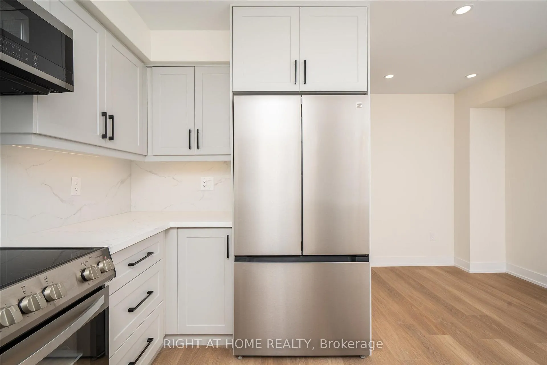 Photo 6 of Unit 36, 735 Sheppard Avenue W, Pickering, Woodlands — HOMEH