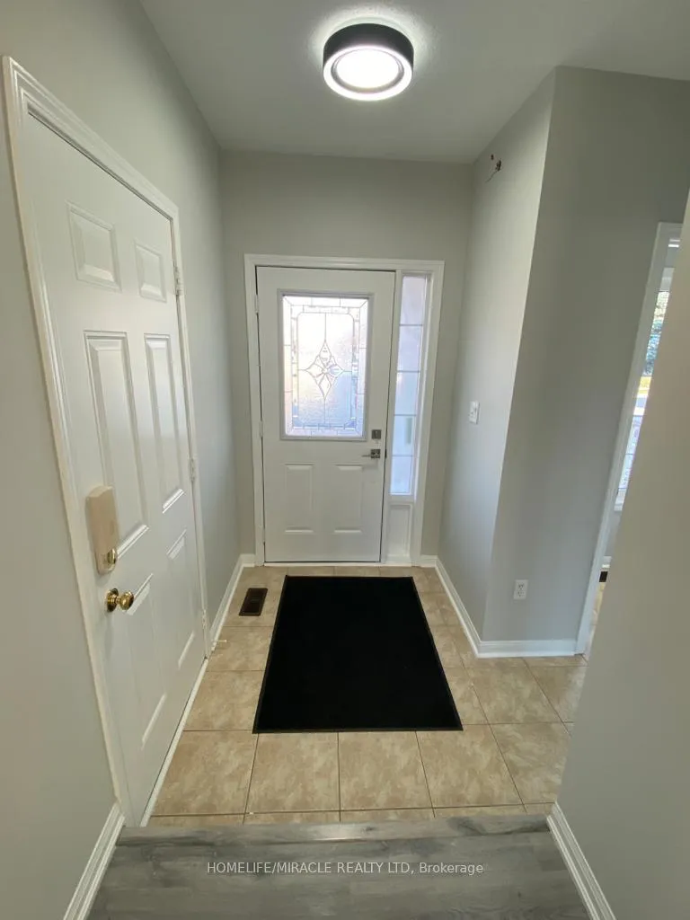 Photo 14 of 28 Tawnie Crescent, Brampton, Credit Valley — HOMEH
