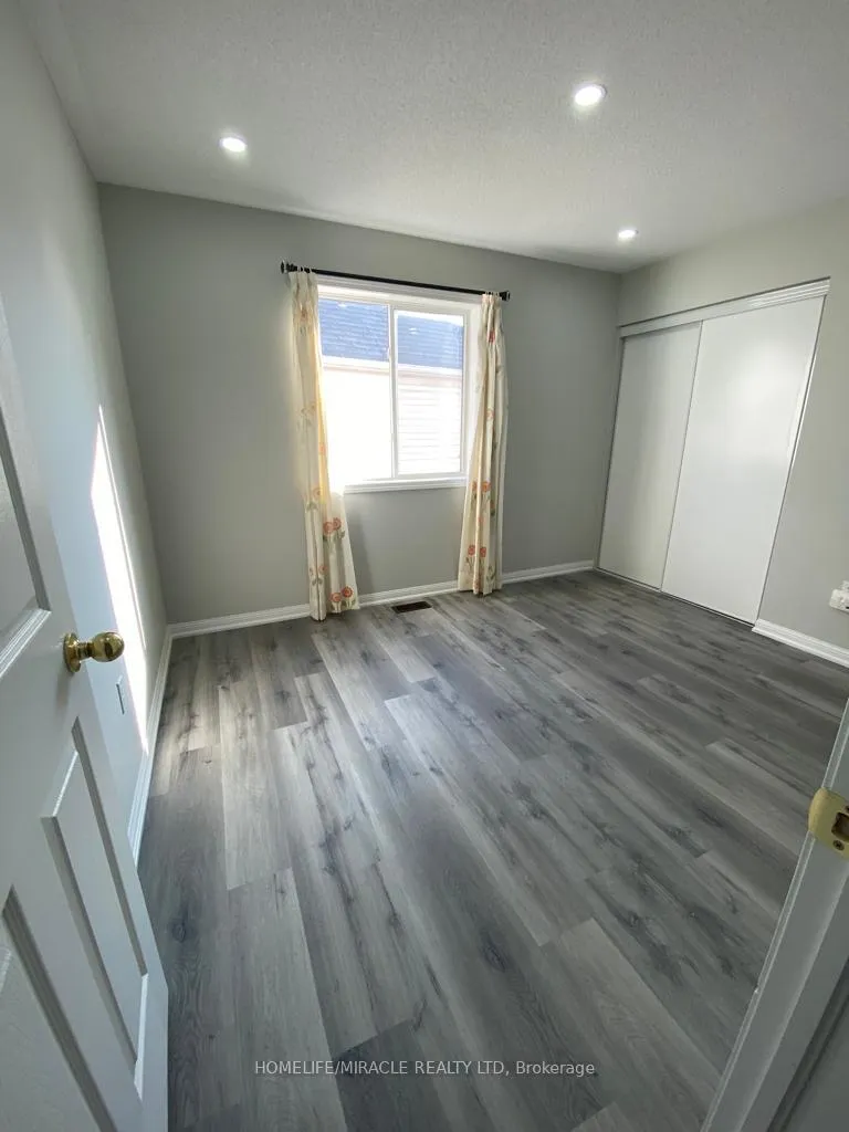 Photo 17 of 28 Tawnie Crescent, Brampton, Credit Valley — HOMEH