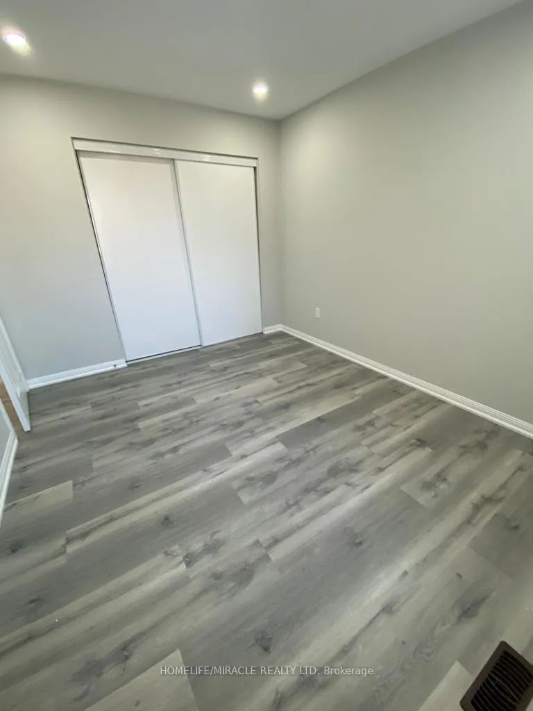 Photo 20 of 28 Tawnie Crescent, Brampton, Credit Valley — HOMEH