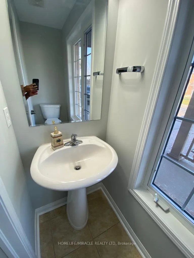 Photo 27 of 28 Tawnie Crescent, Brampton, Credit Valley — HOMEH