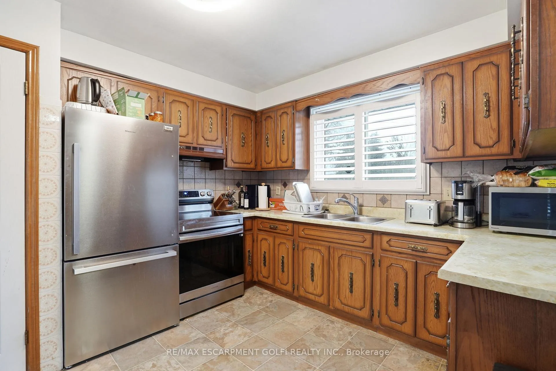 Photo 8 of 20 Amber Street, Brantford — HOMEH
