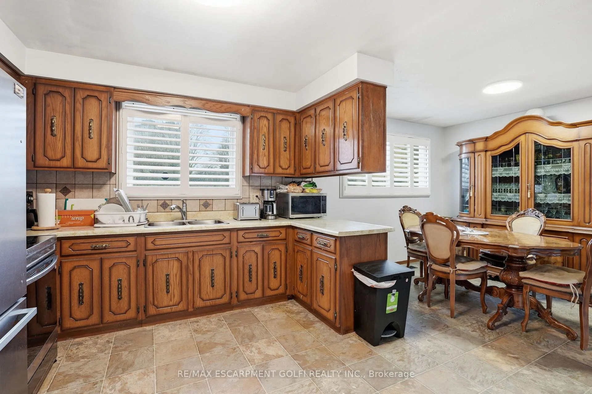 Photo 10 of 20 Amber Street, Brantford — HOMEH