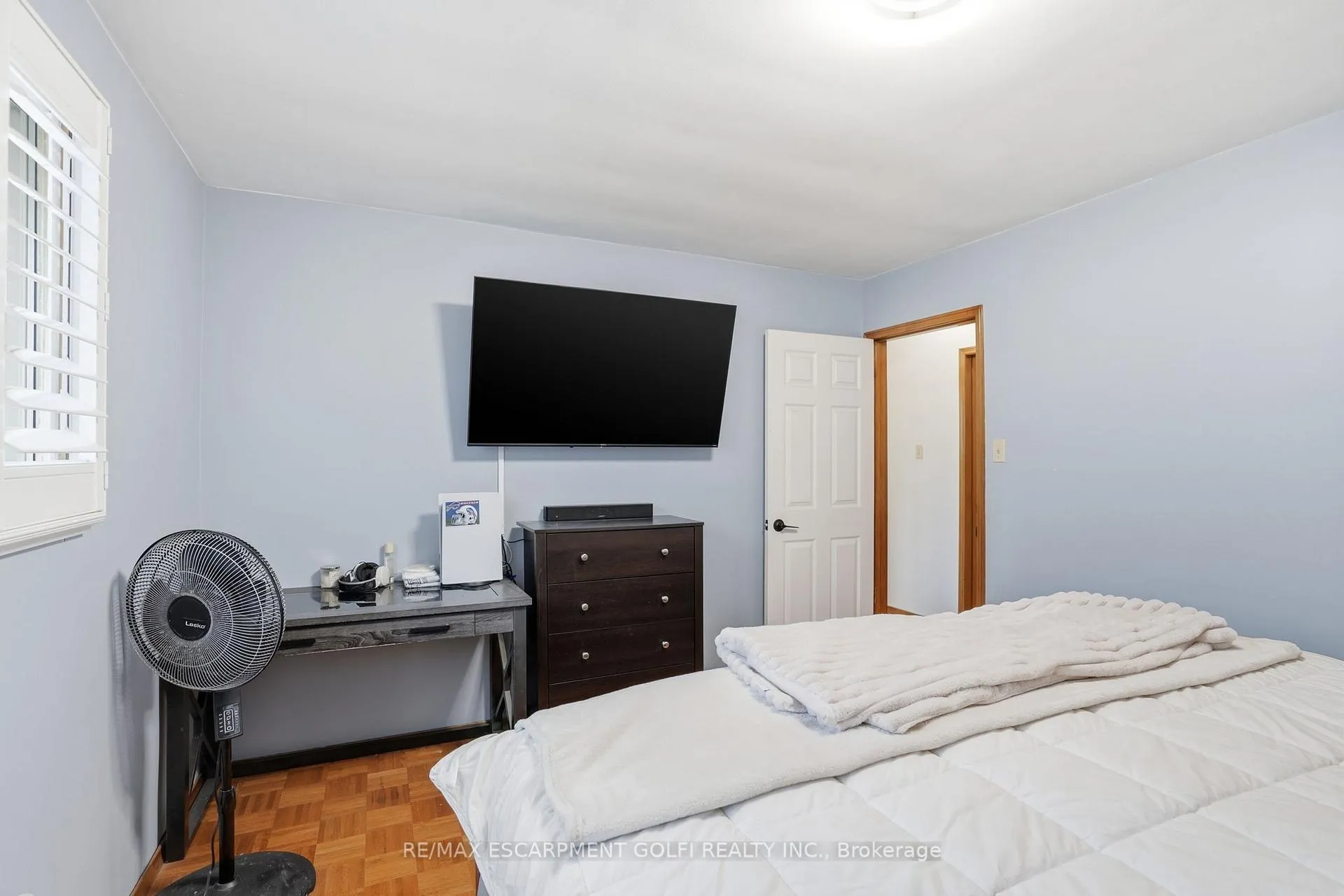 Photo 15 of 20 Amber Street, Brantford — HOMEH