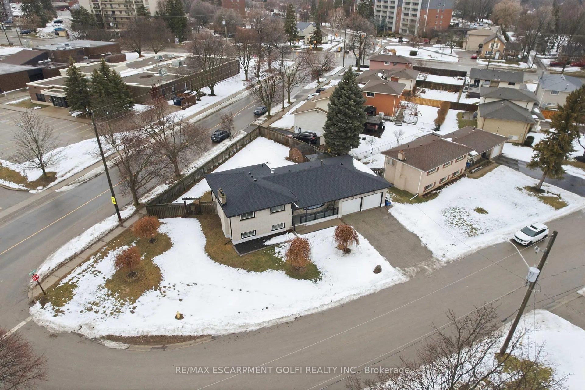 Photo 37 of 20 Amber Street, Brantford — HOMEH