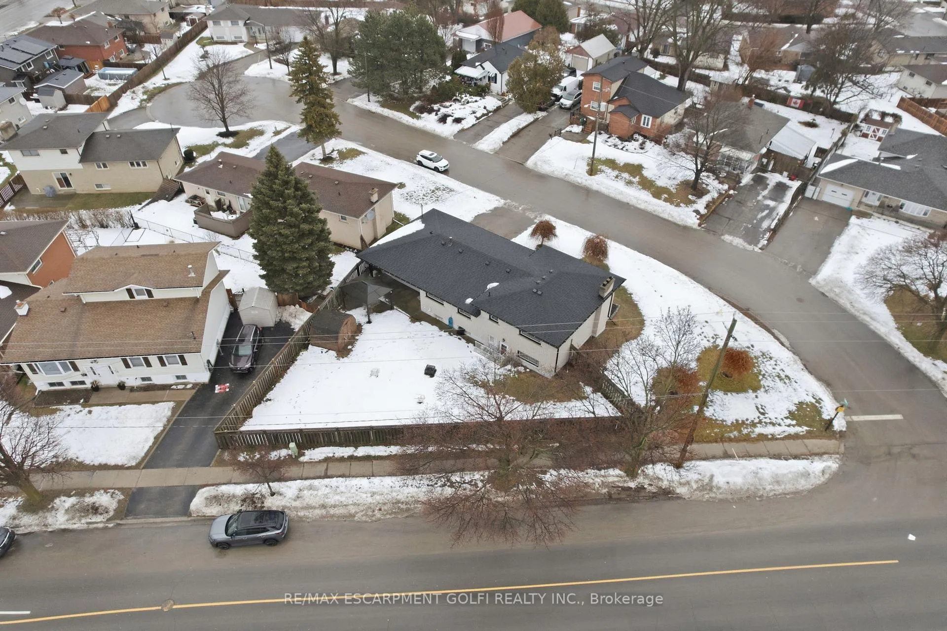 Photo 38 of 20 Amber Street, Brantford — HOMEH