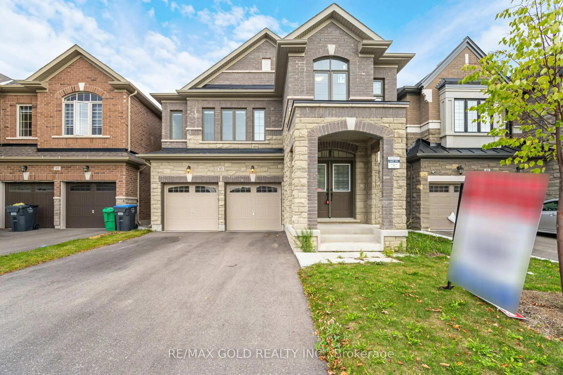 Photo 2 of 63 Hawtrey Road, Brampton, Northwest Brampton — HOMEH