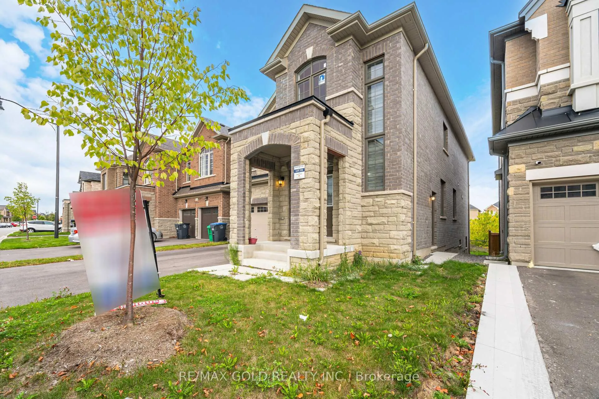 Photo 3 of 63 Hawtrey Road, Brampton, Northwest Brampton — HOMEH
