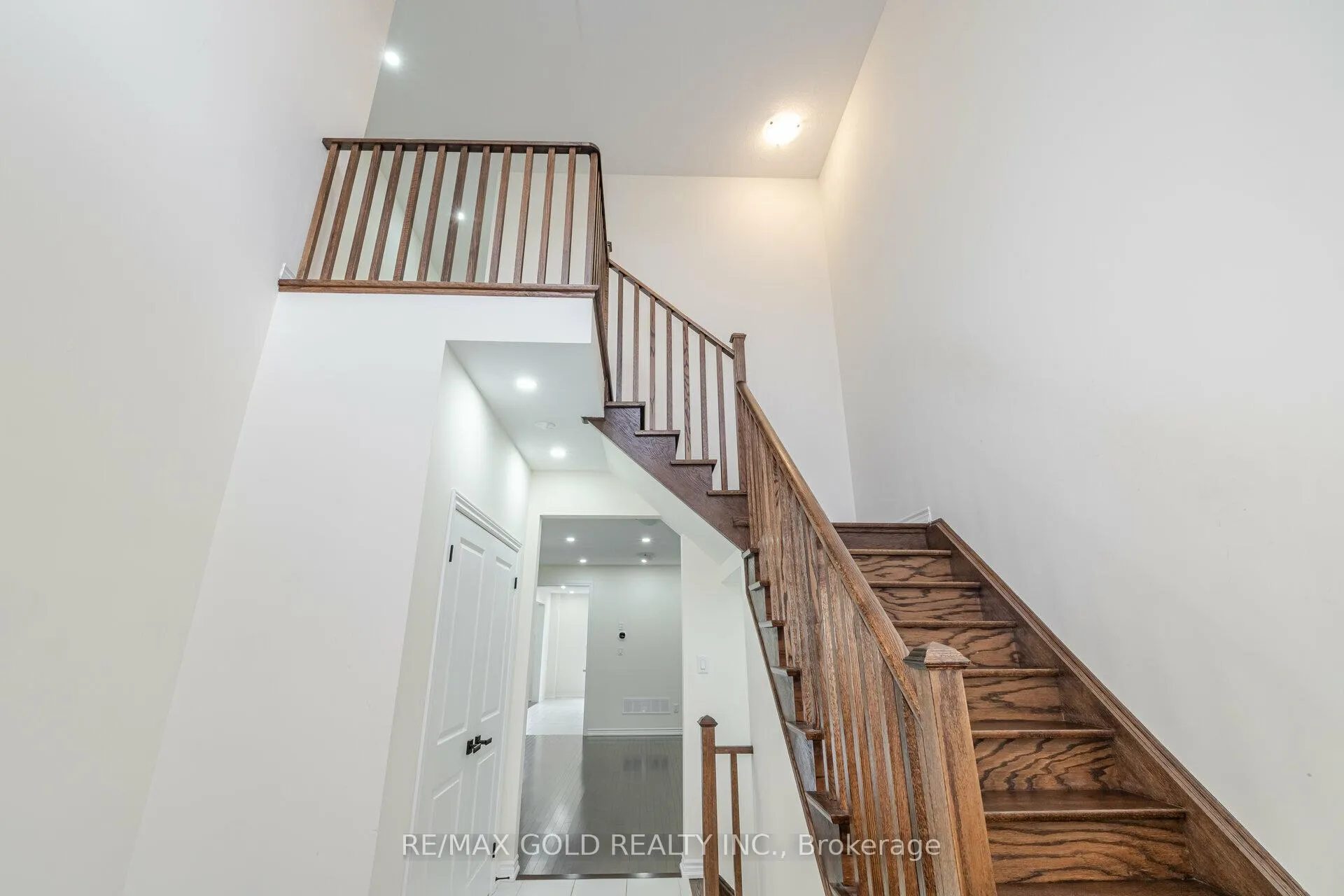 Photo 6 of 63 Hawtrey Road, Brampton, Northwest Brampton — HOMEH