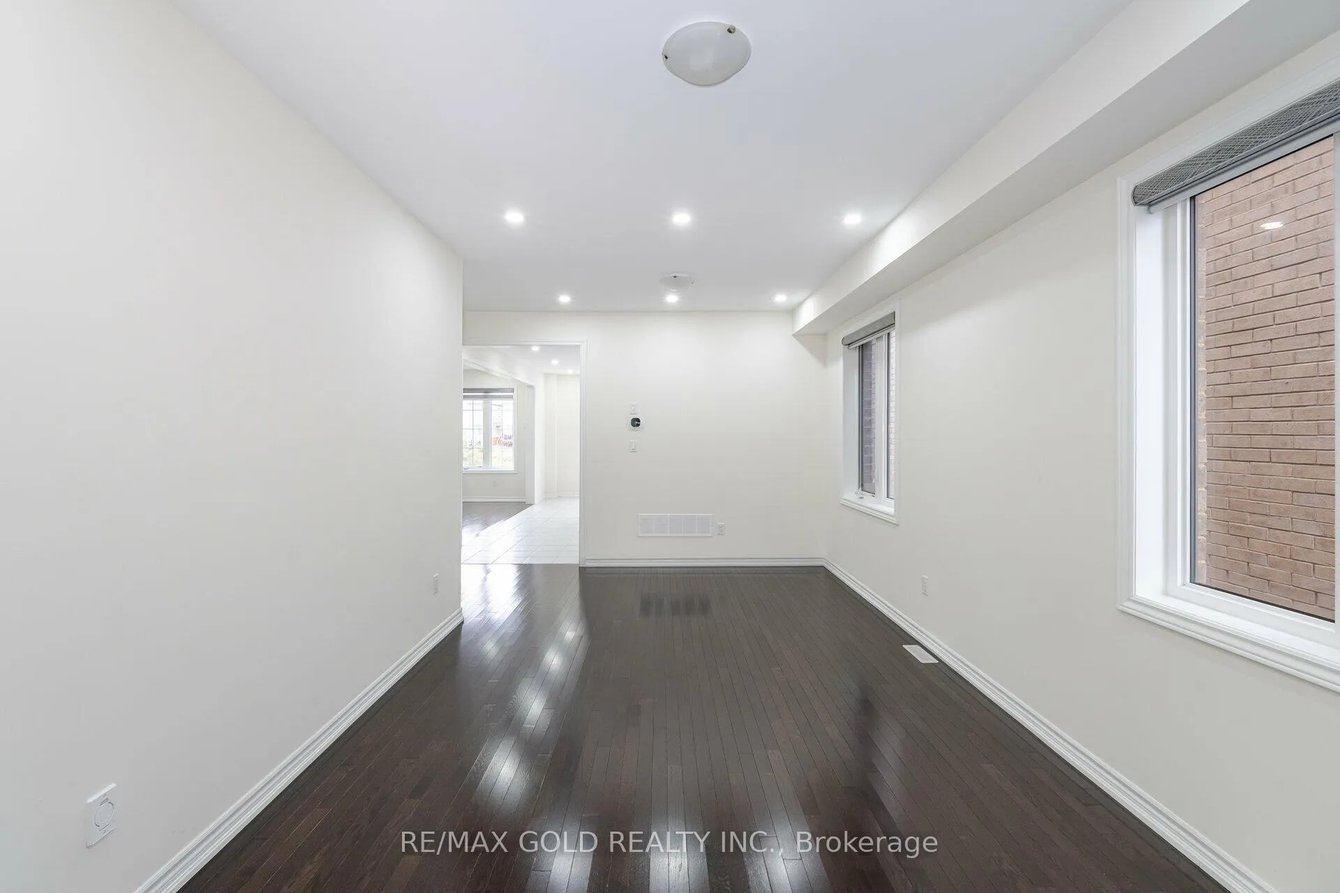 Photo 7 of 63 Hawtrey Road, Brampton, Northwest Brampton — HOMEH