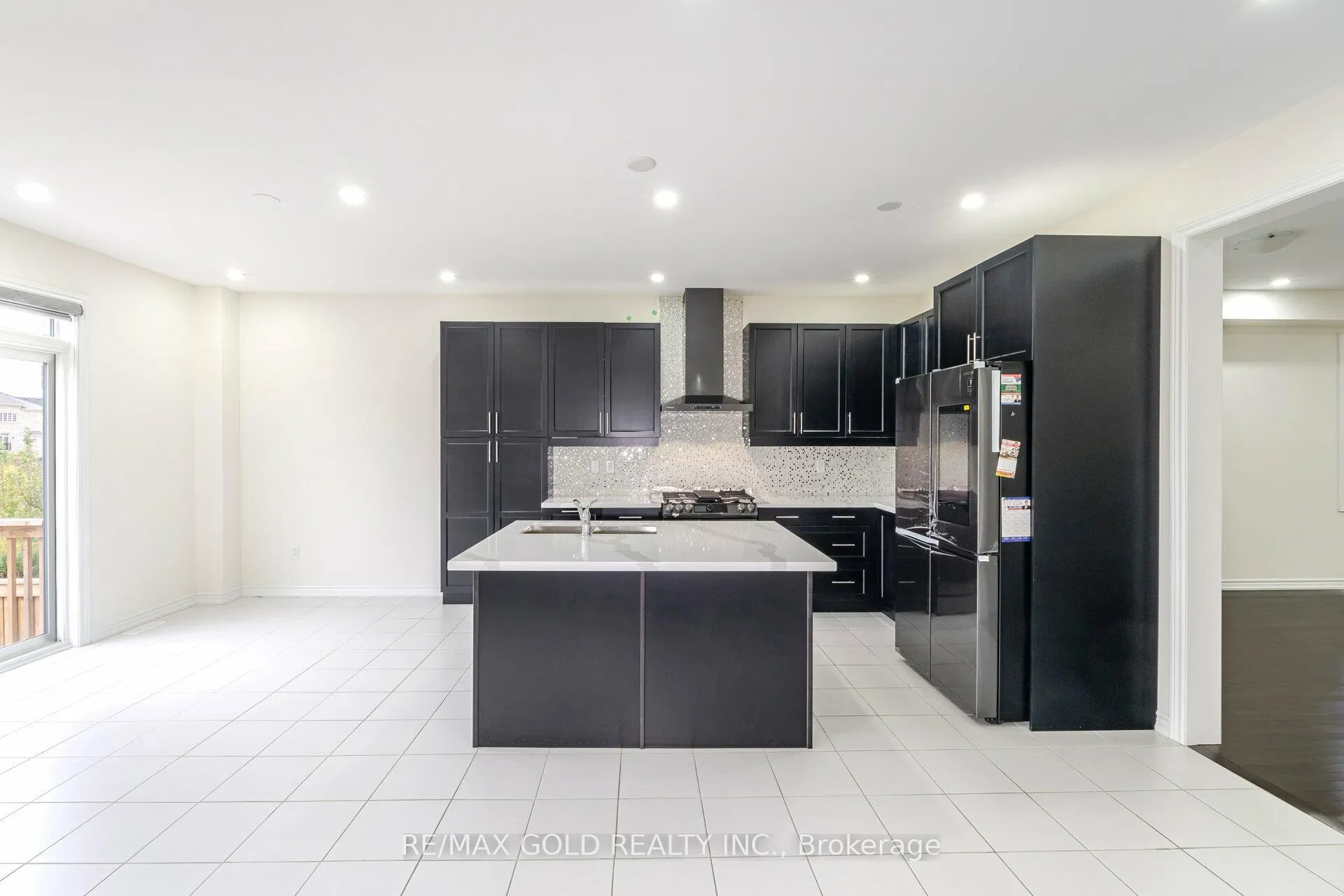 Photo 12 of 63 Hawtrey Road, Brampton, Northwest Brampton — HOMEH