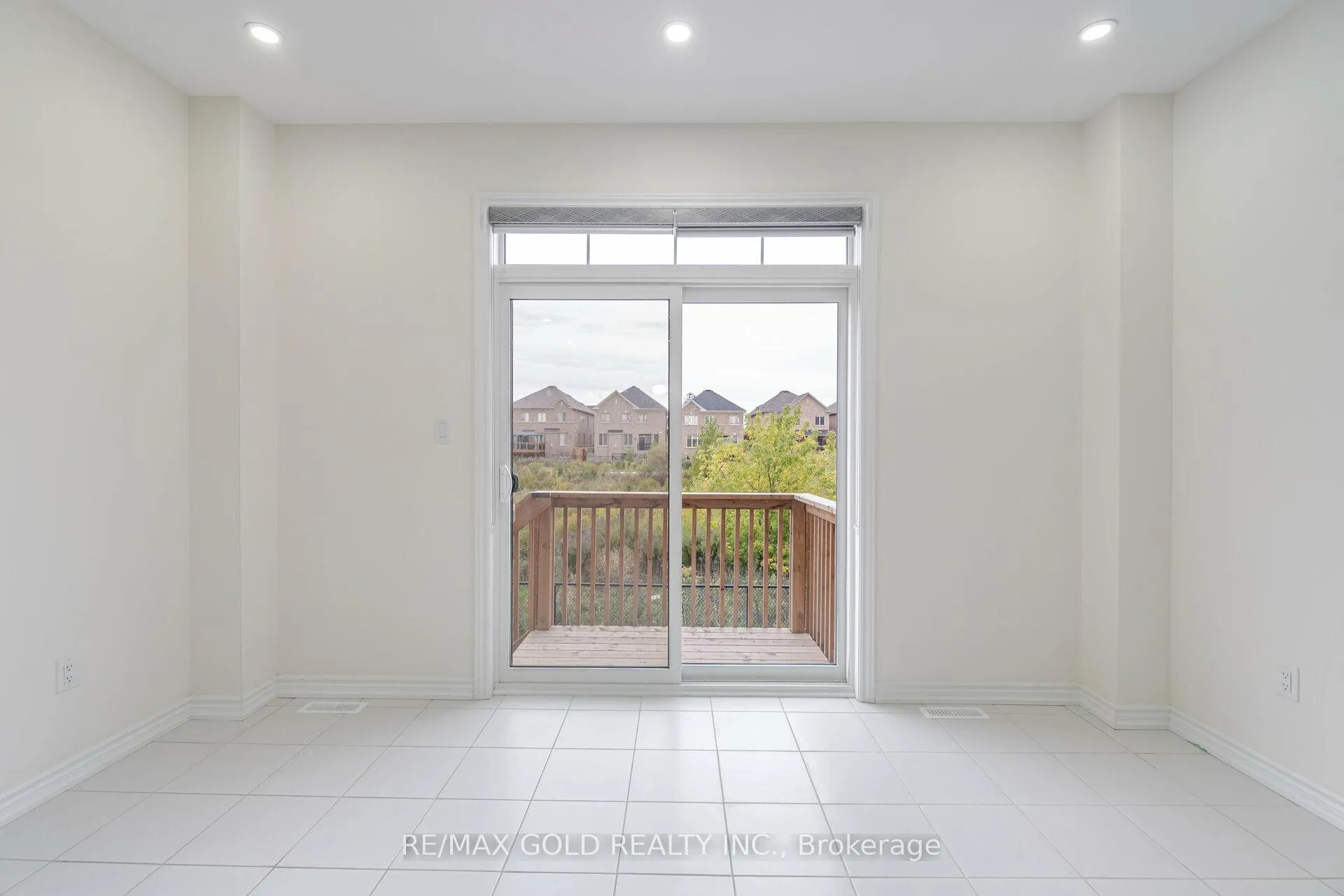 Photo 15 of 63 Hawtrey Road, Brampton, Northwest Brampton — HOMEH