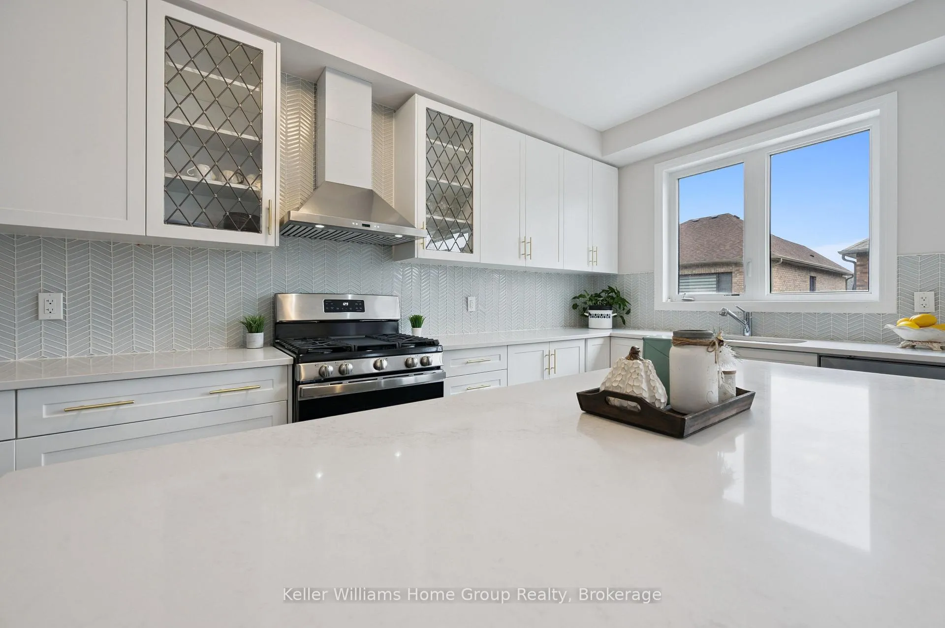 Photo 16 of 445 Robert Woolner Street, North Dumfries — HOMEH