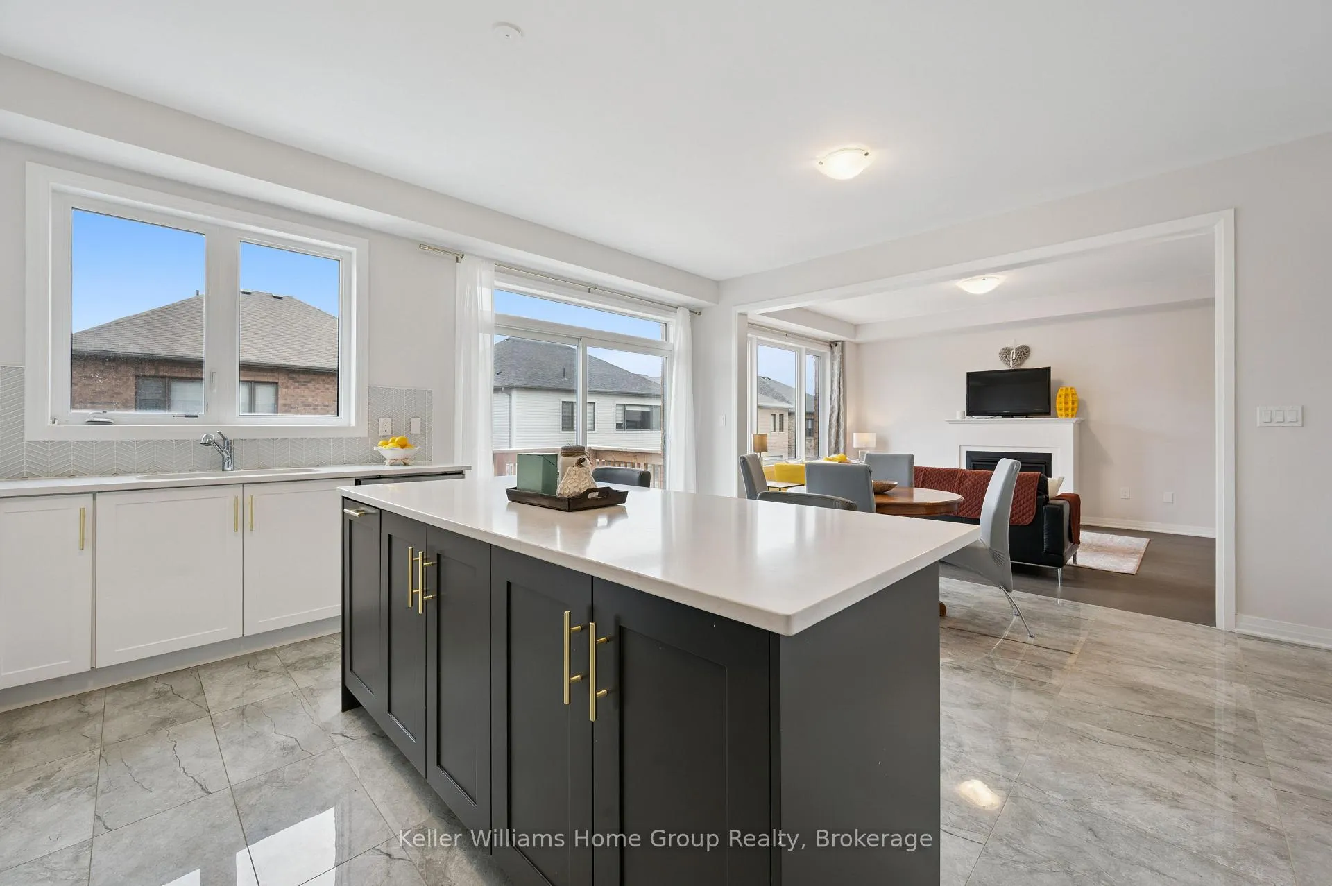 Photo 18 of 445 Robert Woolner Street, North Dumfries — HOMEH