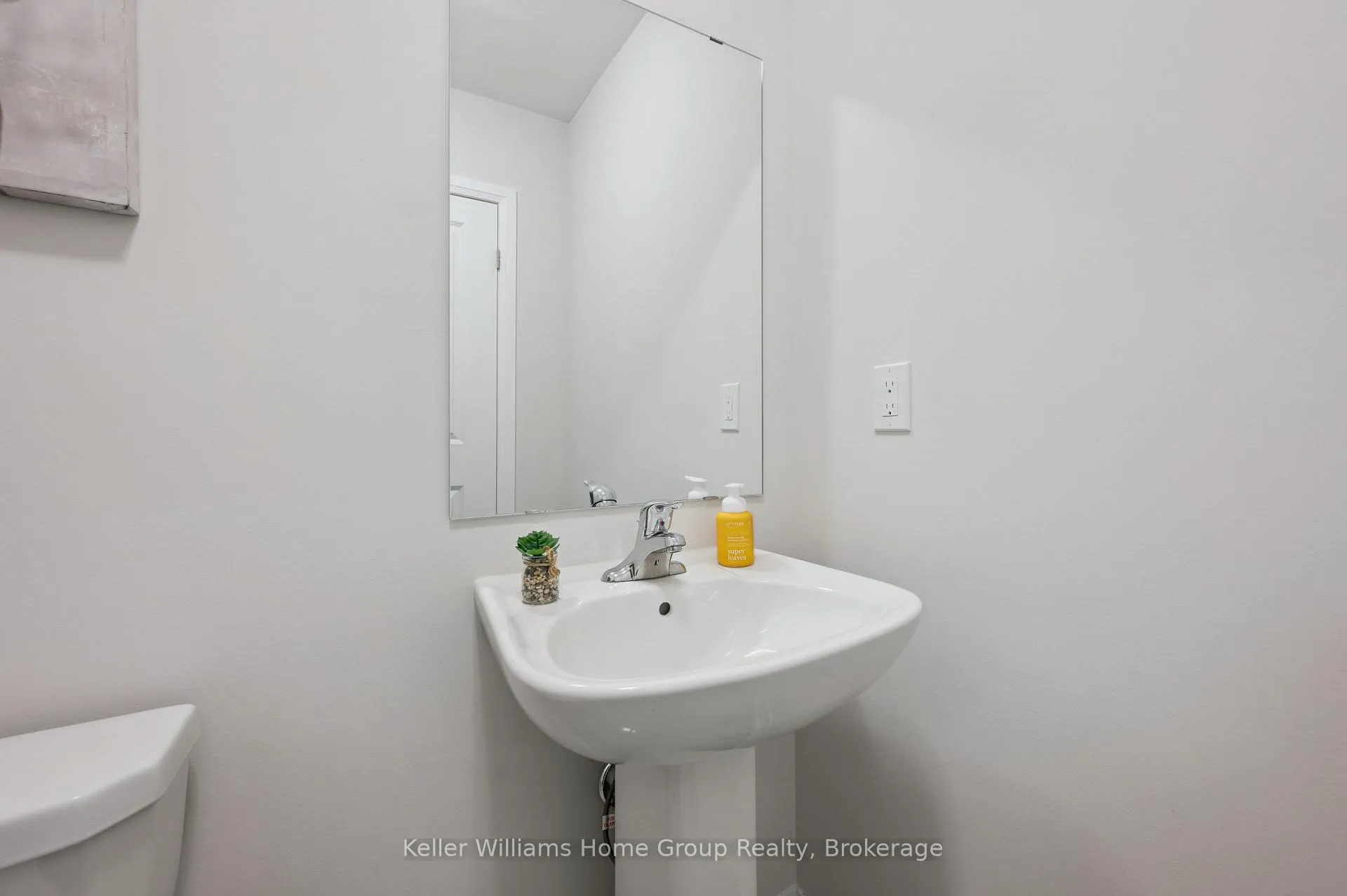 Photo 19 of 445 Robert Woolner Street, North Dumfries — HOMEH