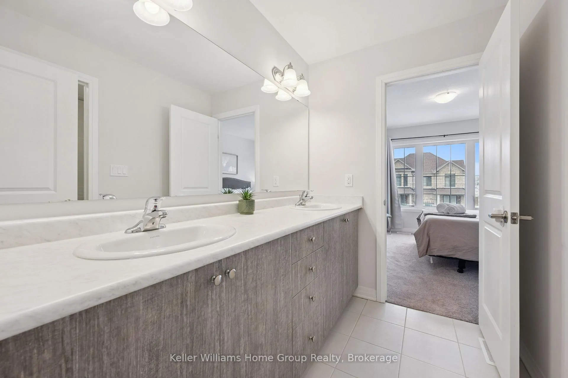 Photo 26 of 445 Robert Woolner Street, North Dumfries — HOMEH