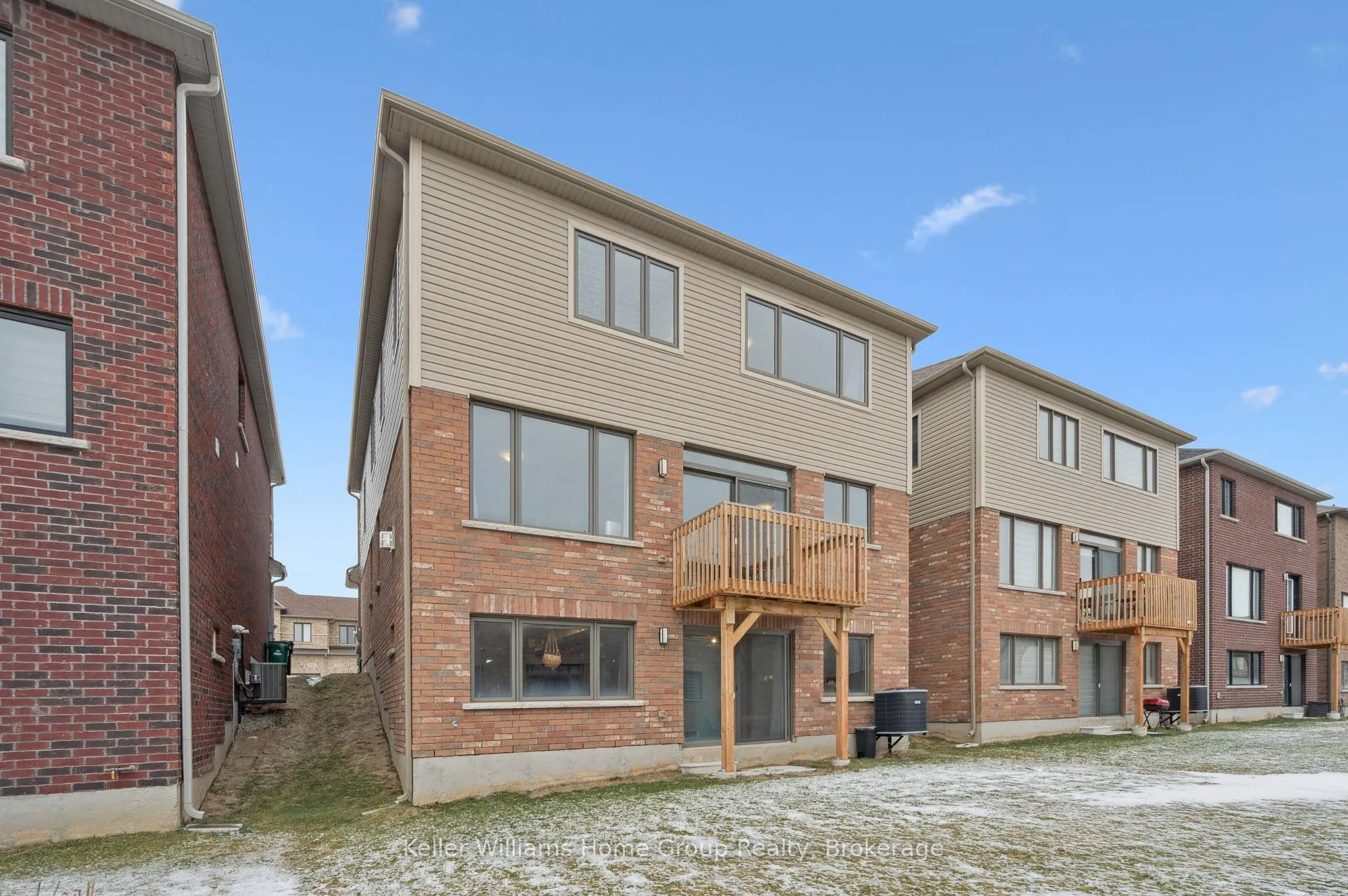 Photo 41 of 445 Robert Woolner Street, North Dumfries — HOMEH