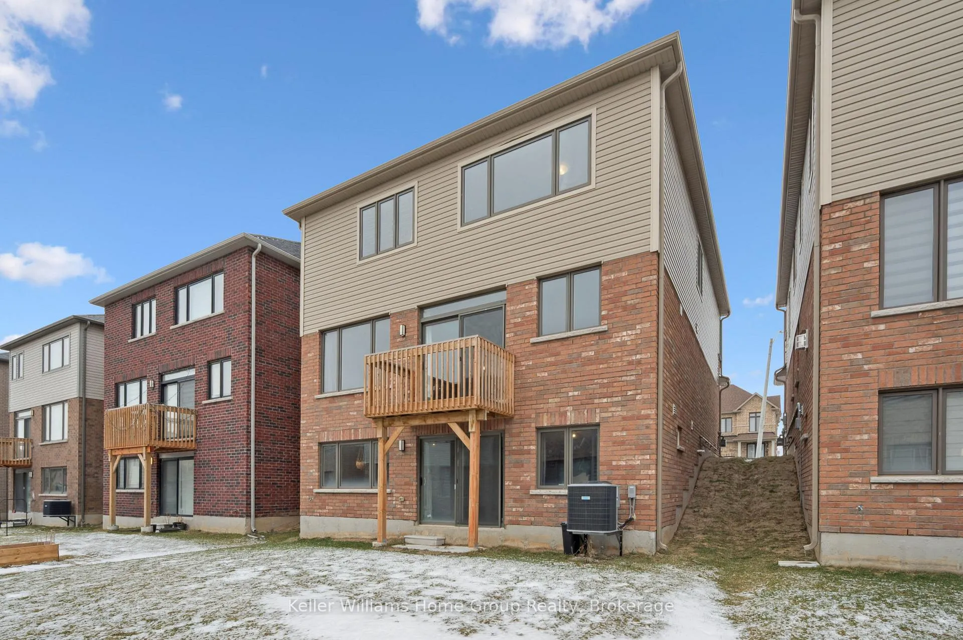 Photo 42 of 445 Robert Woolner Street, North Dumfries — HOMEH