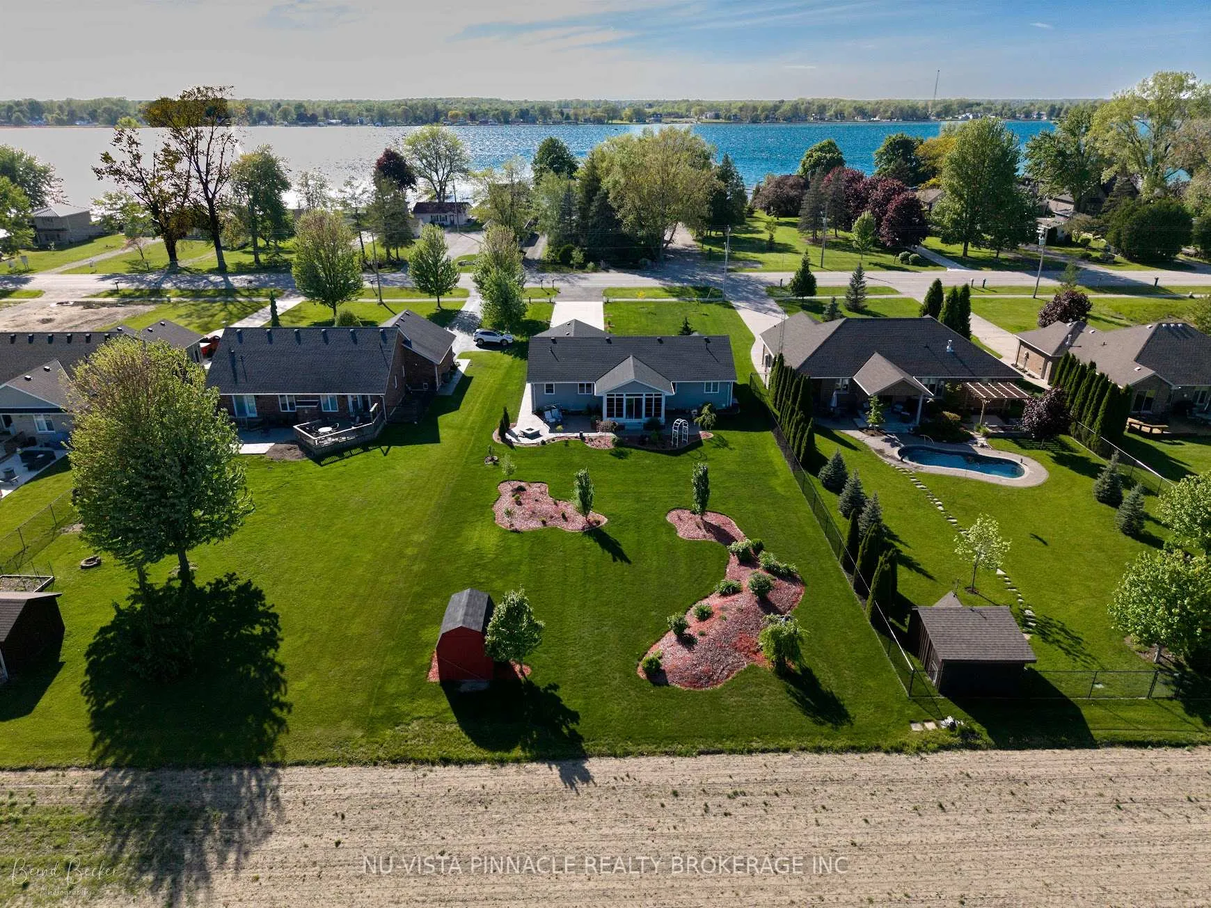 Photo 2 of 3864 St Clair Parkway, St. Clair — HOMEH