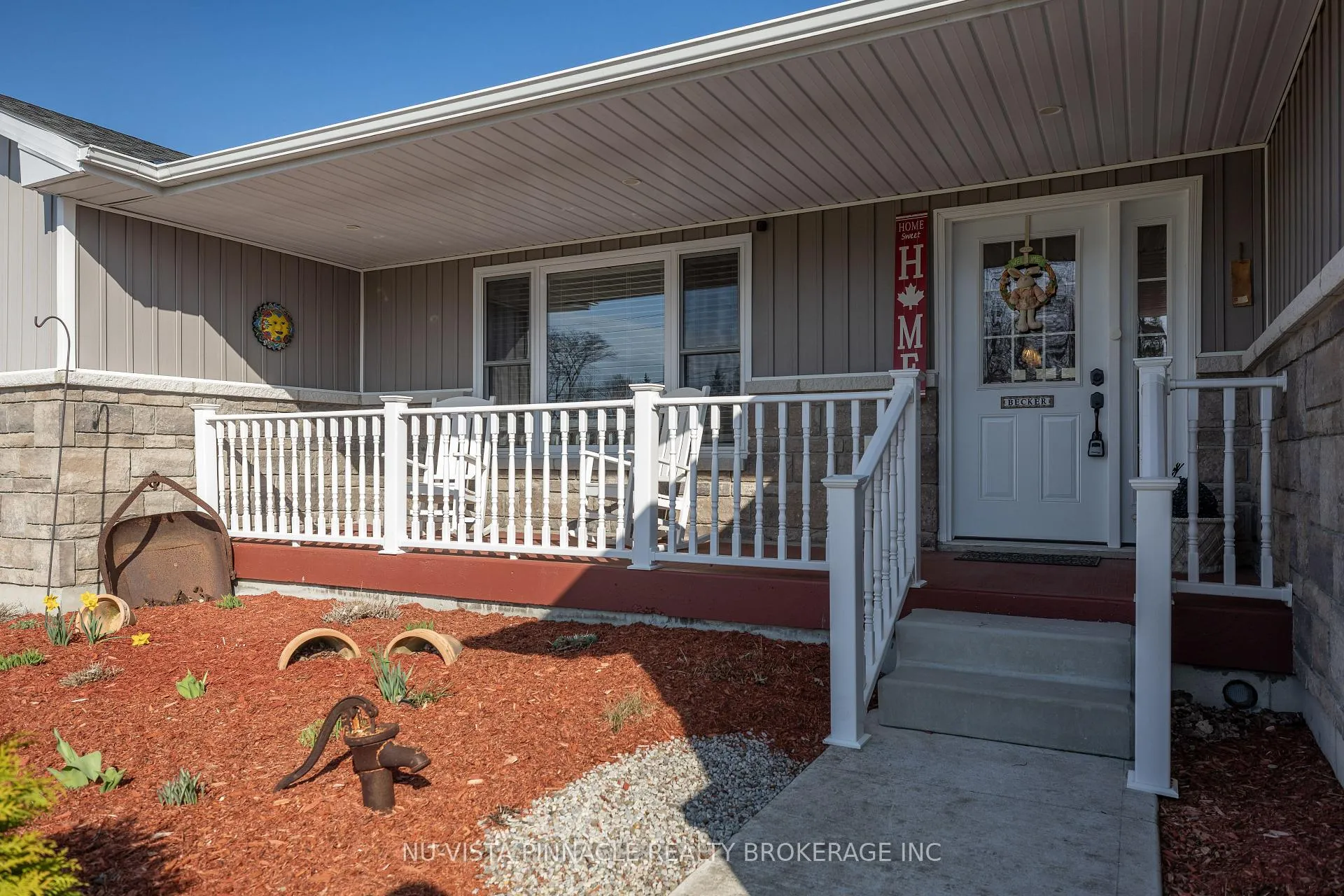Photo 3 of 3864 St Clair Parkway, St. Clair — HOMEH