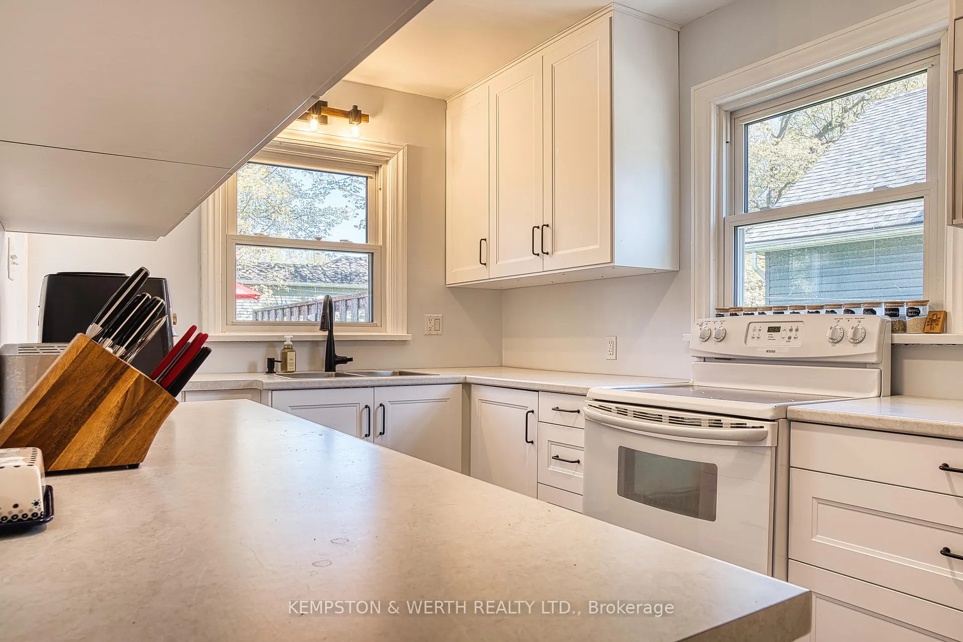 Photo 21 of 487 York Avenue N, North Perth, Listowel — HOMEH