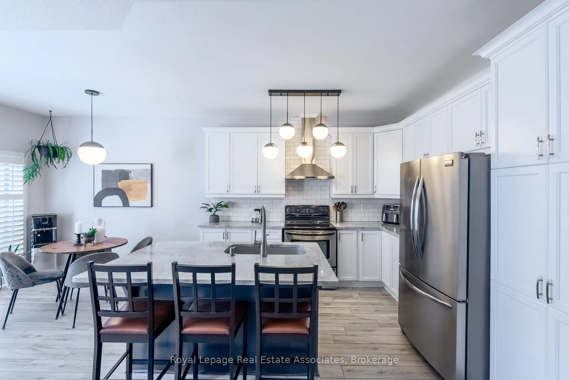 Photo 4 of 4680 Mcleod Road, Burlington, Alton — HOMEH