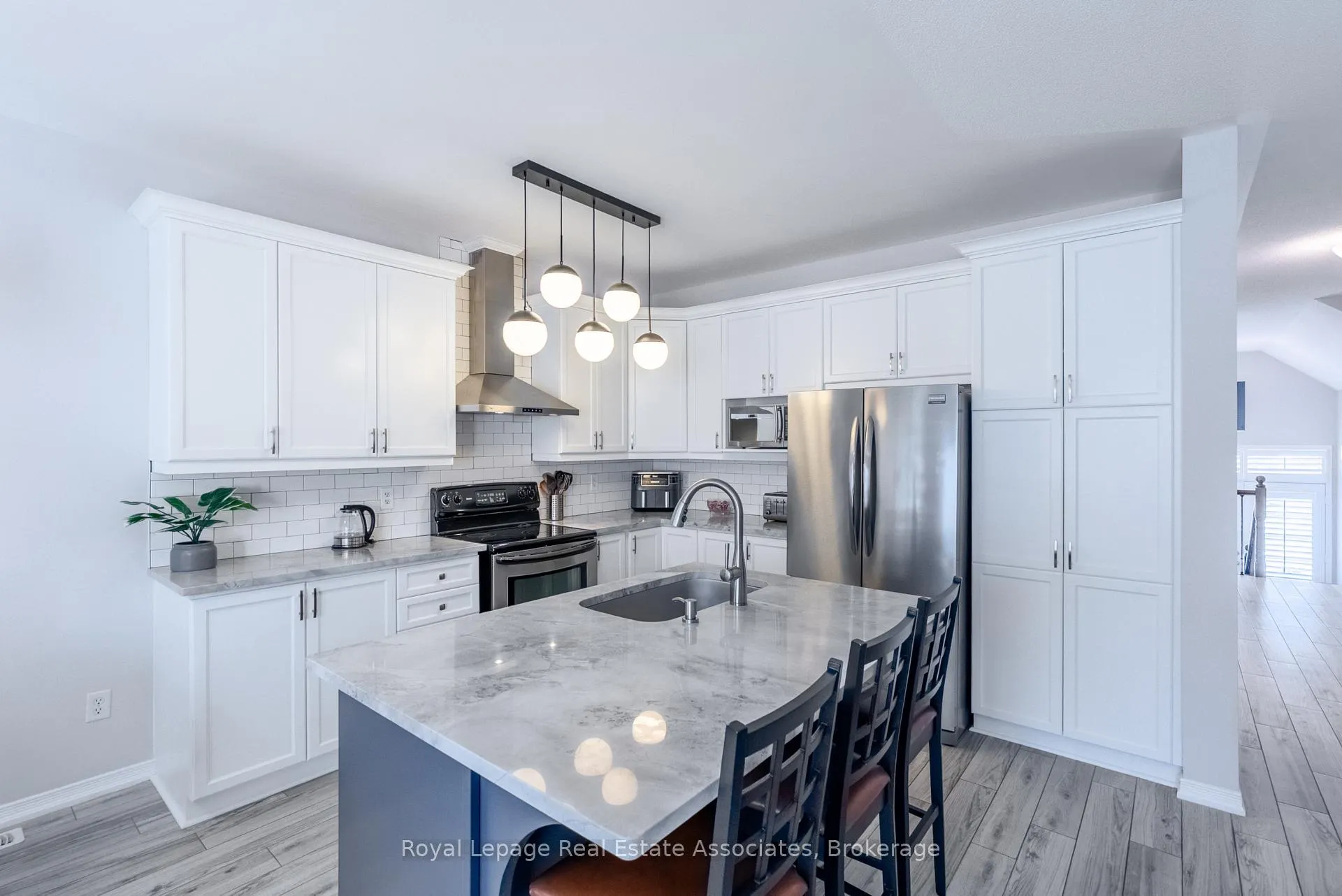 Photo 5 of 4680 Mcleod Road, Burlington, Alton — HOMEH