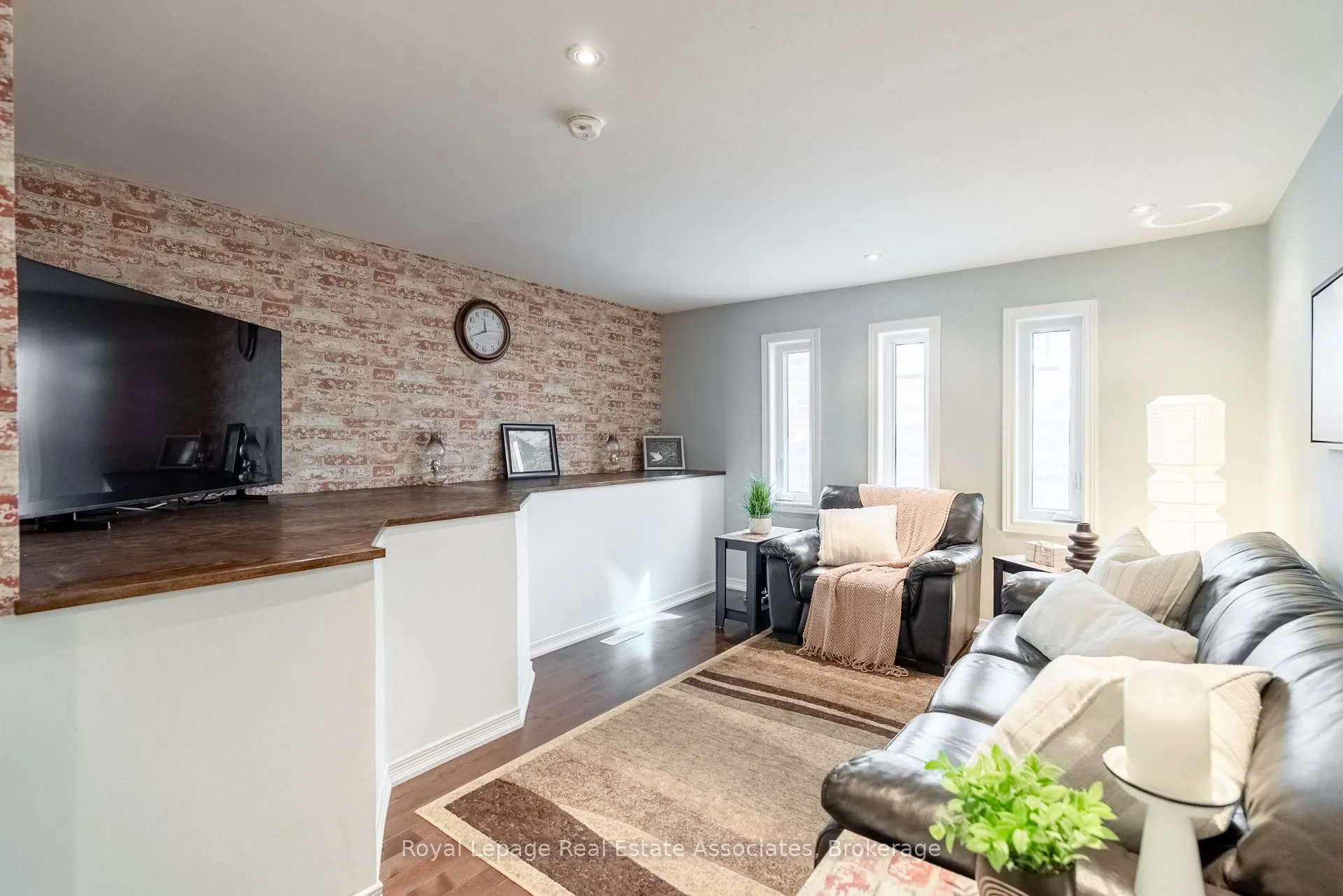 Photo 15 of 4680 Mcleod Road, Burlington, Alton — HOMEH