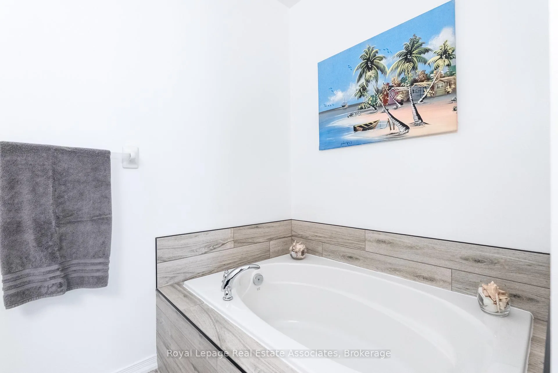 Photo 23 of 4680 Mcleod Road, Burlington, Alton — HOMEH