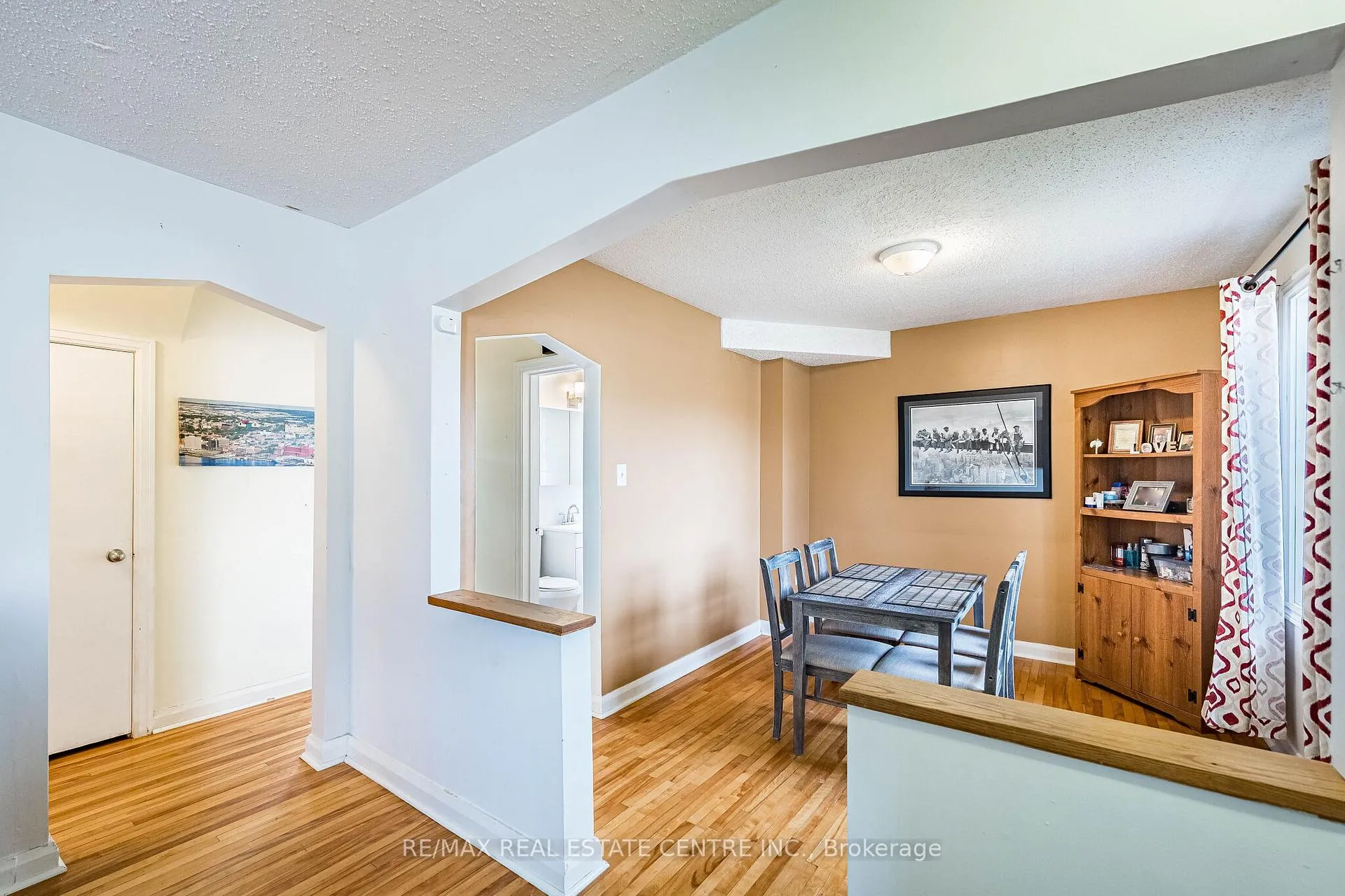 Photo 7 of 40 Ellis Crescent N, Waterloo — HOMEH