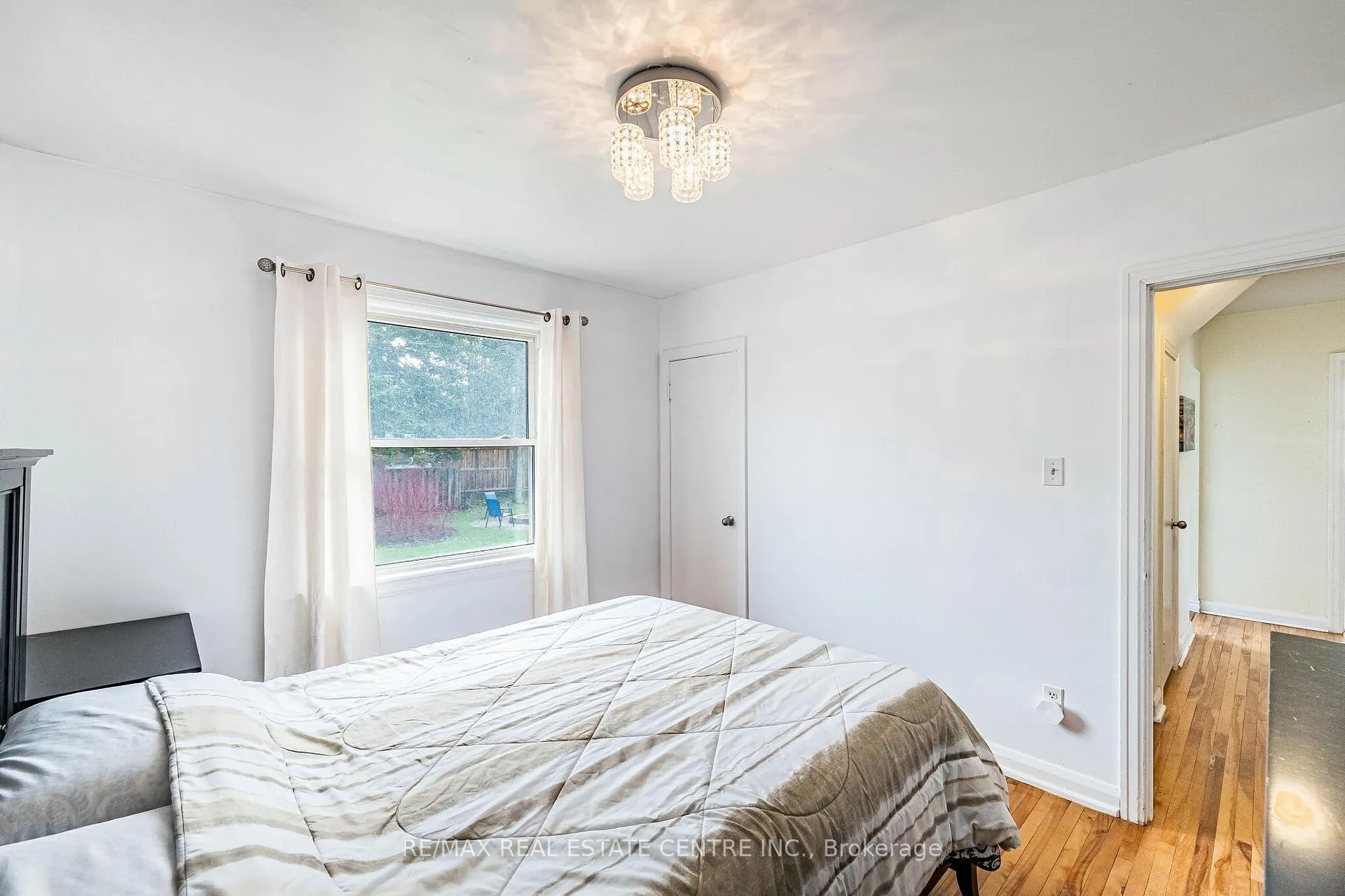 Photo 17 of 40 Ellis Crescent N, Waterloo — HOMEH