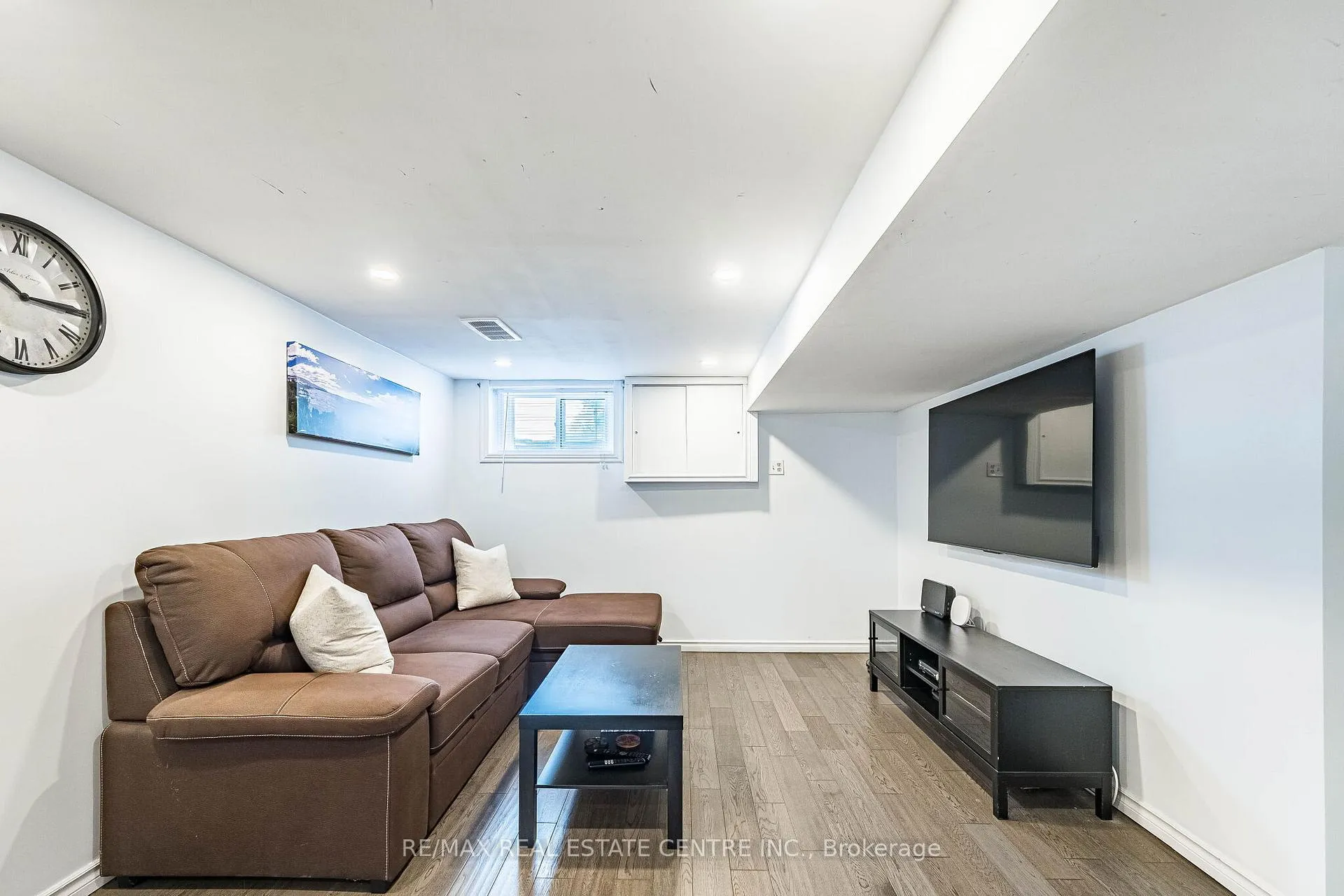 Photo 26 of 40 Ellis Crescent N, Waterloo — HOMEH