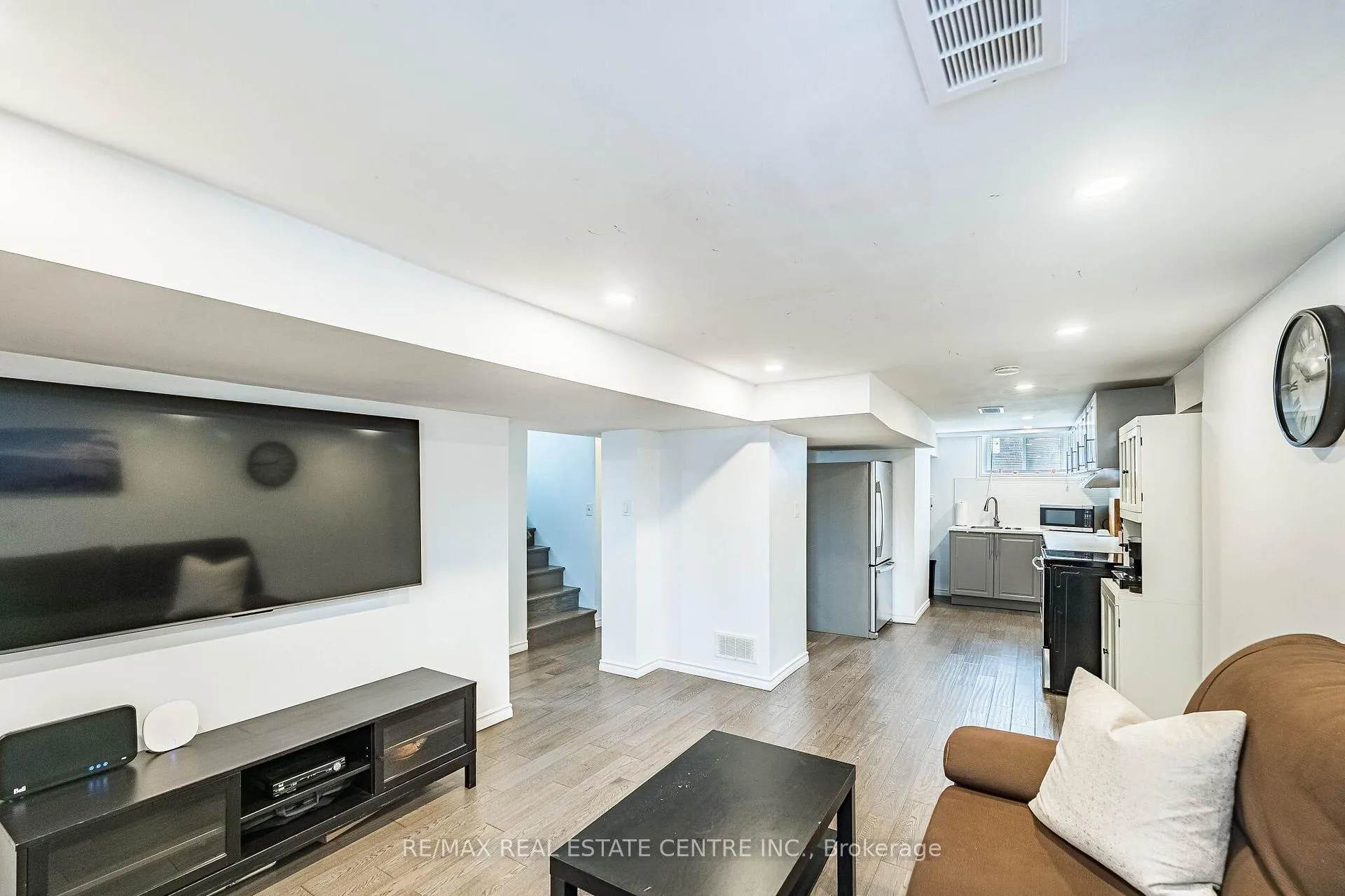 Photo 28 of 40 Ellis Crescent N, Waterloo — HOMEH