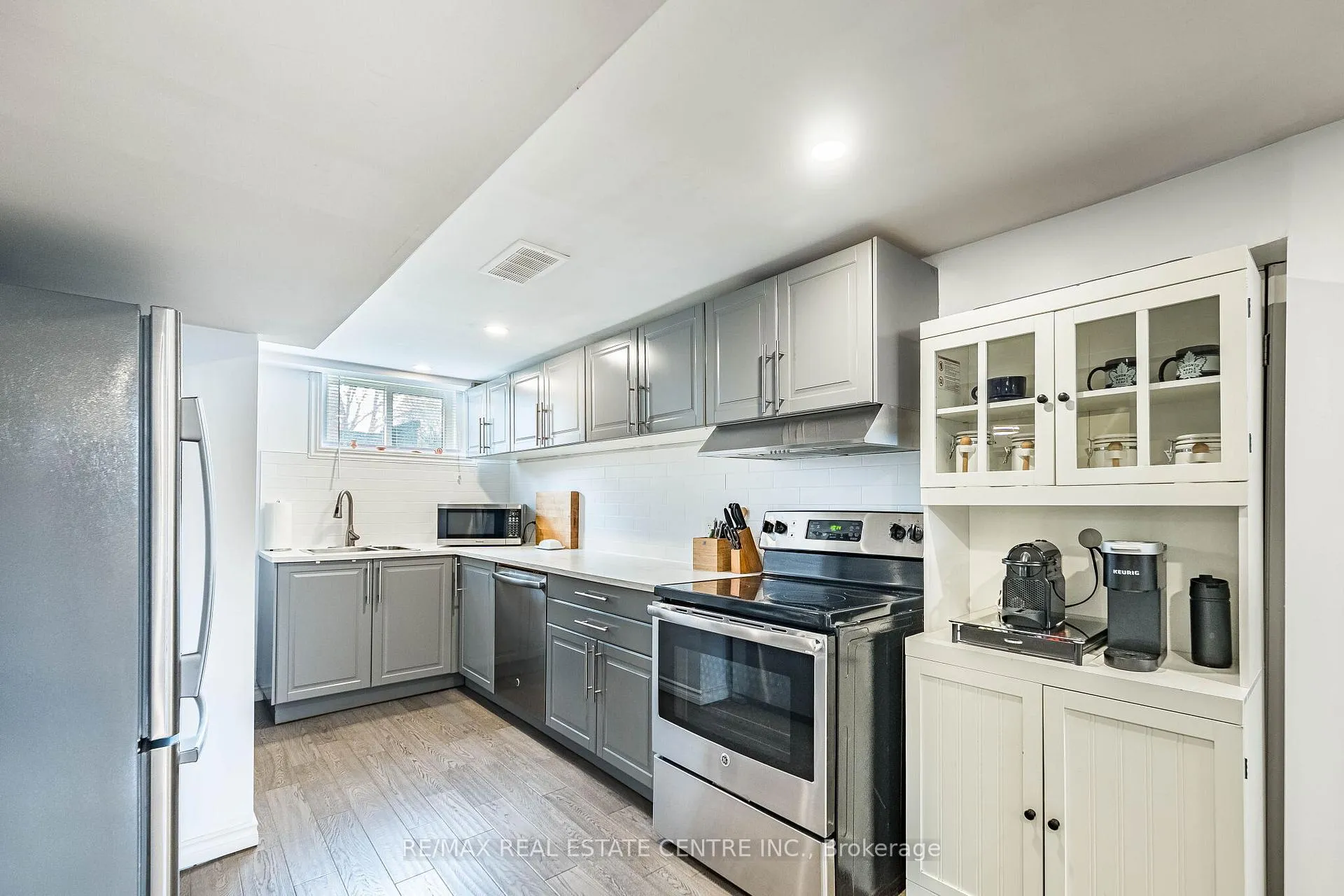 Photo 32 of 40 Ellis Crescent N, Waterloo — HOMEH