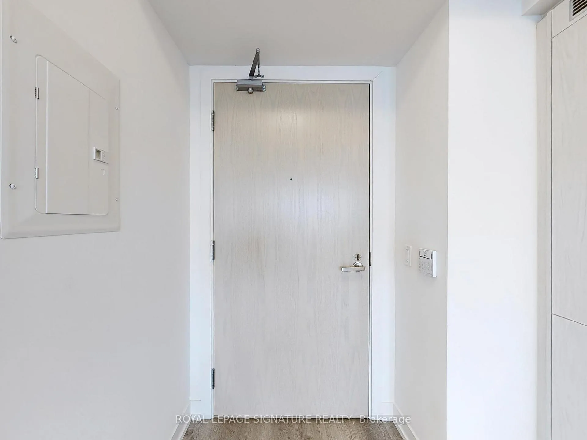Photo 6 of Unit 3807, 55 Cooper Street, Toronto, Waterfront Communities — HOMEH