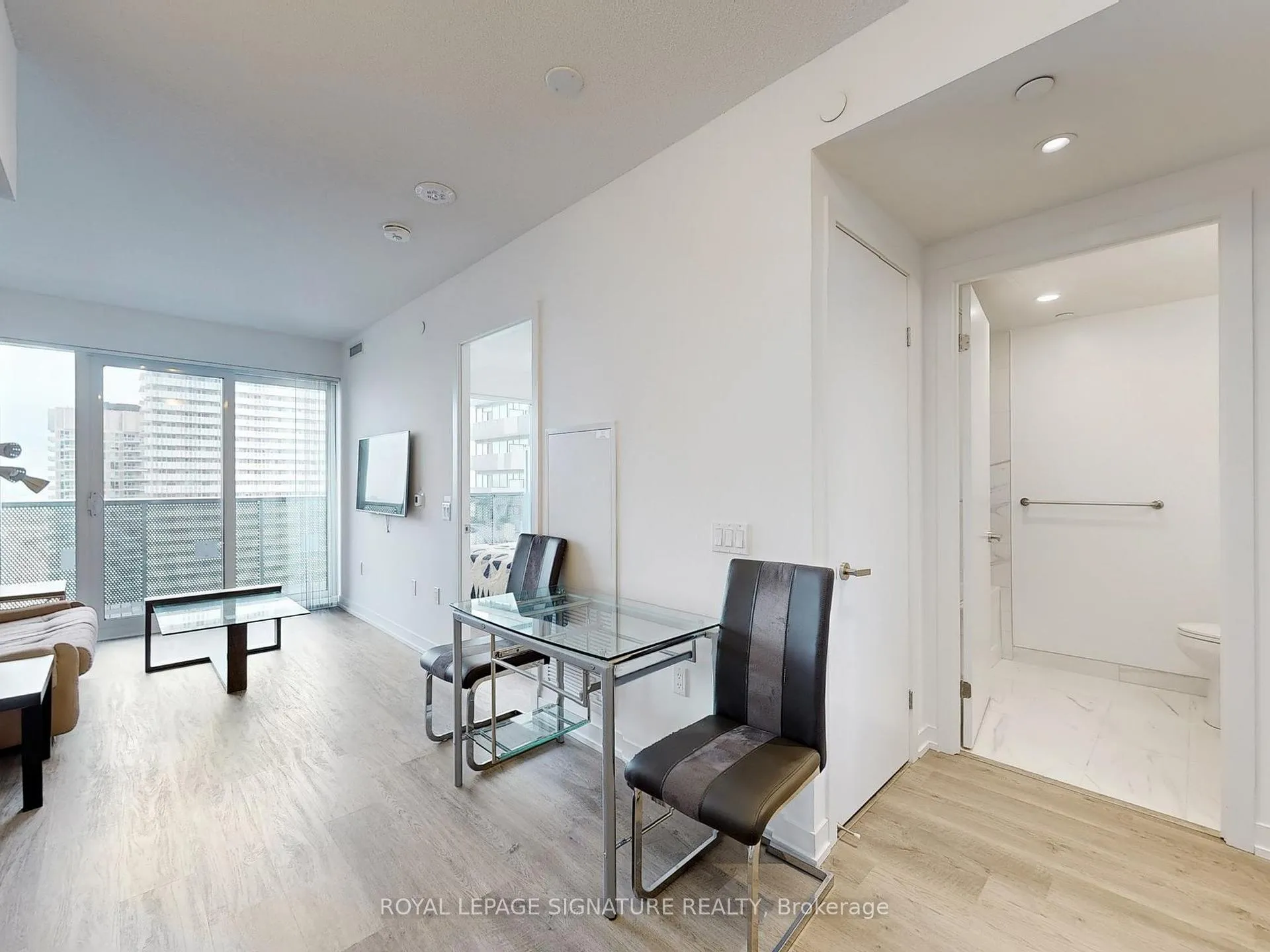 Photo 16 of Unit 3807, 55 Cooper Street, Toronto, Waterfront Communities — HOMEH