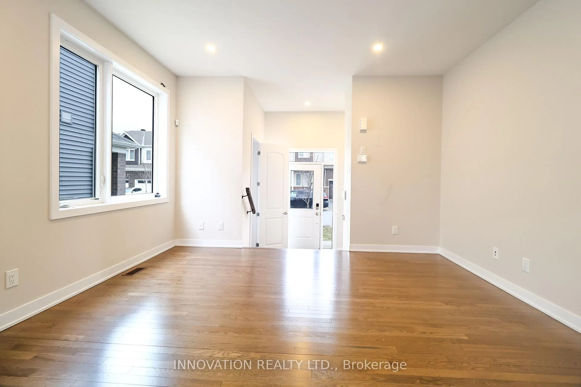 Photo 12 of 254 Surface Lane, Ottawa, Barrhaven - Half Moon Bay — HOMEH