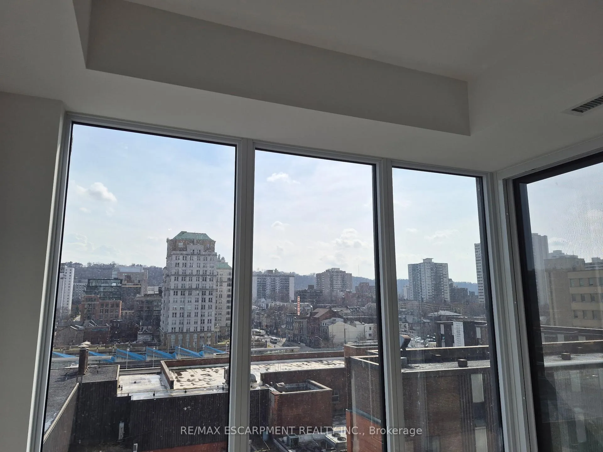 Photo 10 of Unit 818, 75 James Street S, Hamilton, Corktown — HOMEH