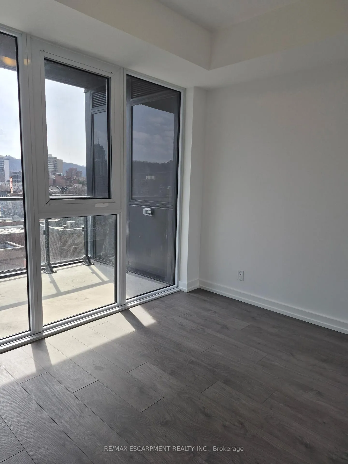 Photo 11 of Unit 818, 75 James Street S, Hamilton, Corktown — HOMEH