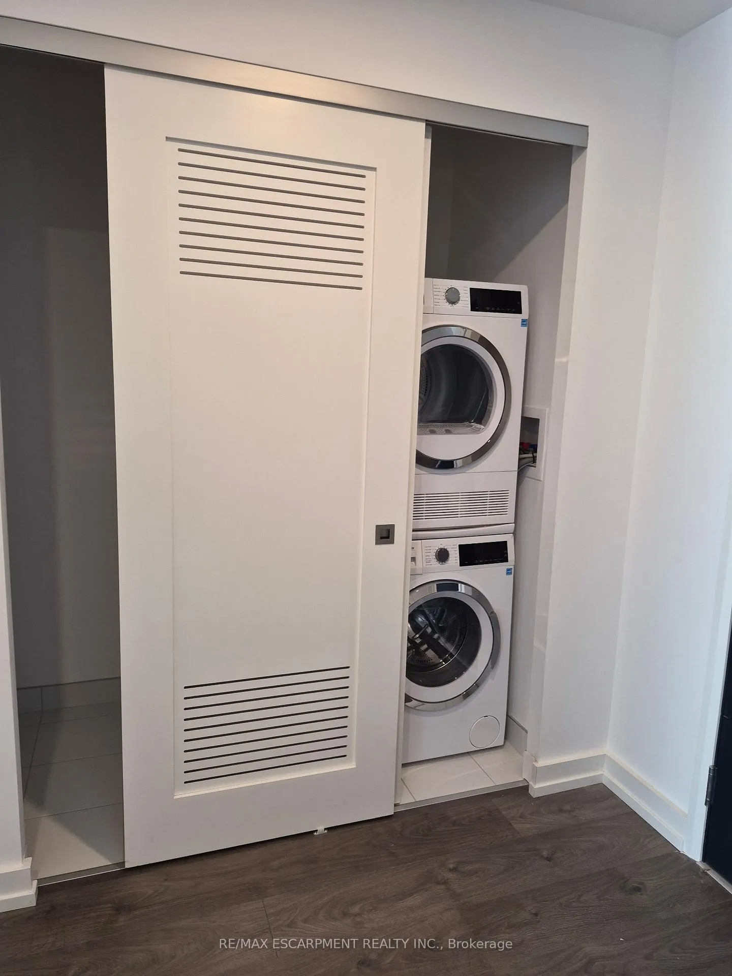 Photo 16 of Unit 818, 75 James Street S, Hamilton, Corktown — HOMEH