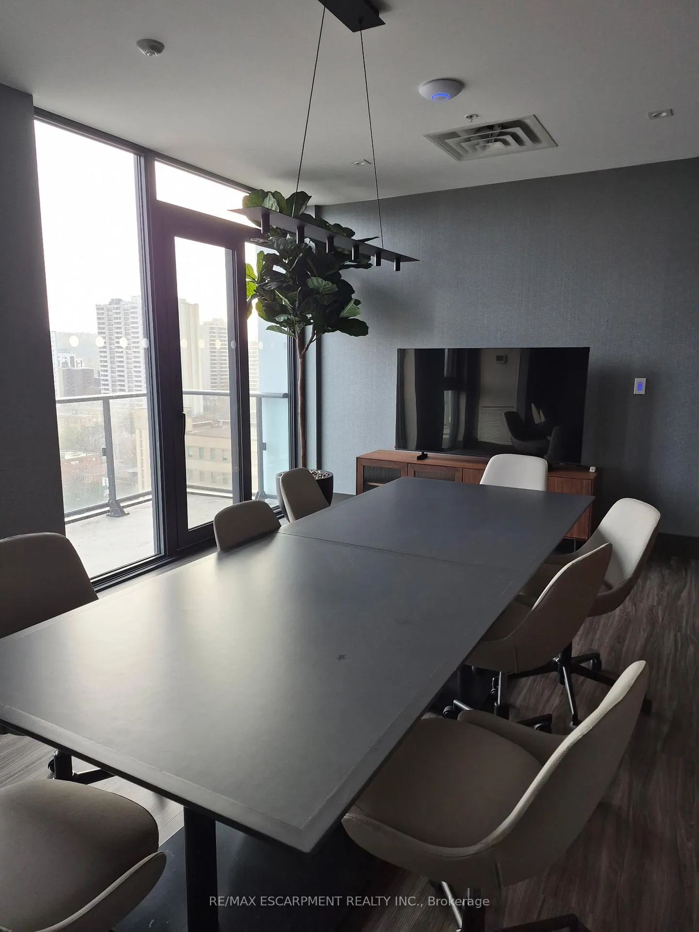 Photo 24 of Unit 818, 75 James Street S, Hamilton, Corktown — HOMEH