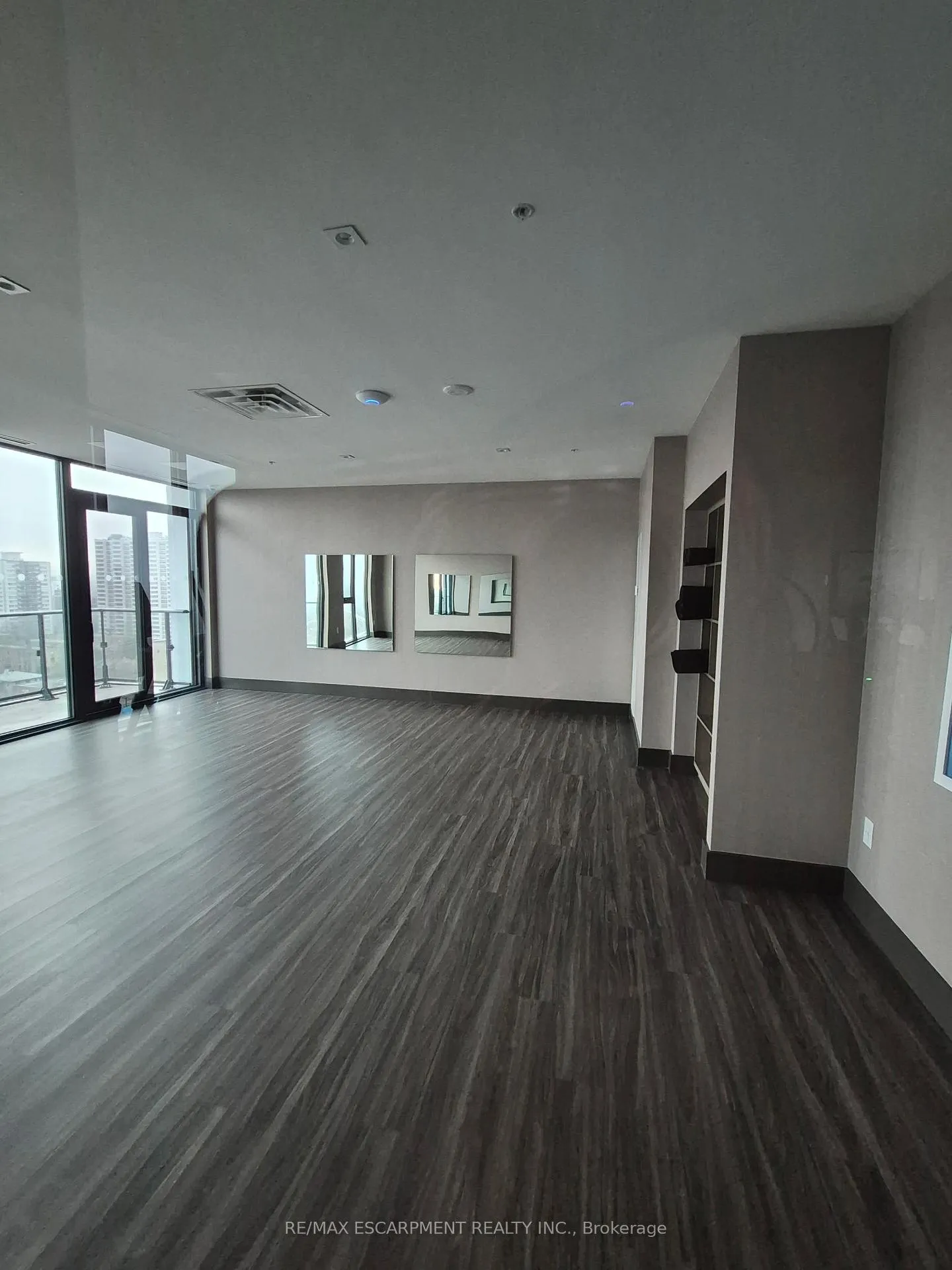 Photo 34 of Unit 818, 75 James Street S, Hamilton, Corktown — HOMEH