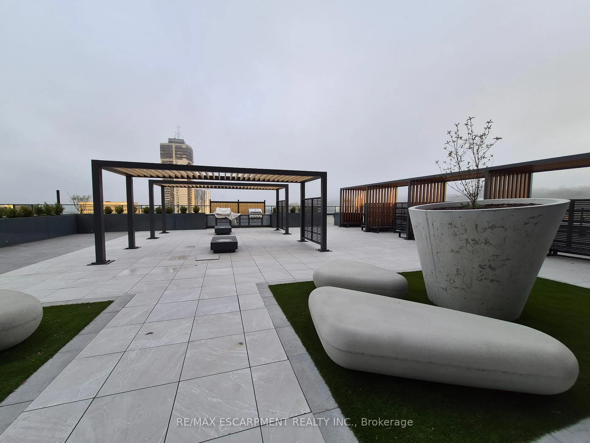 Photo 36 of Unit 818, 75 James Street S, Hamilton, Corktown — HOMEH