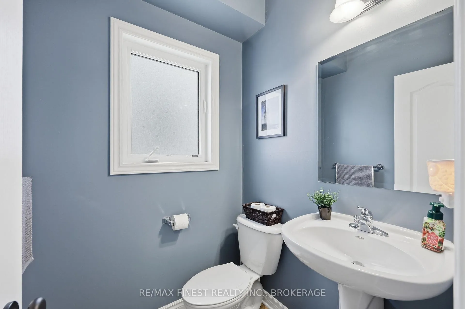 Photo 8 of 1755 Reginald Bart Drive, Kingston, Kingston East (Incl Barret Crt) — HOMEH