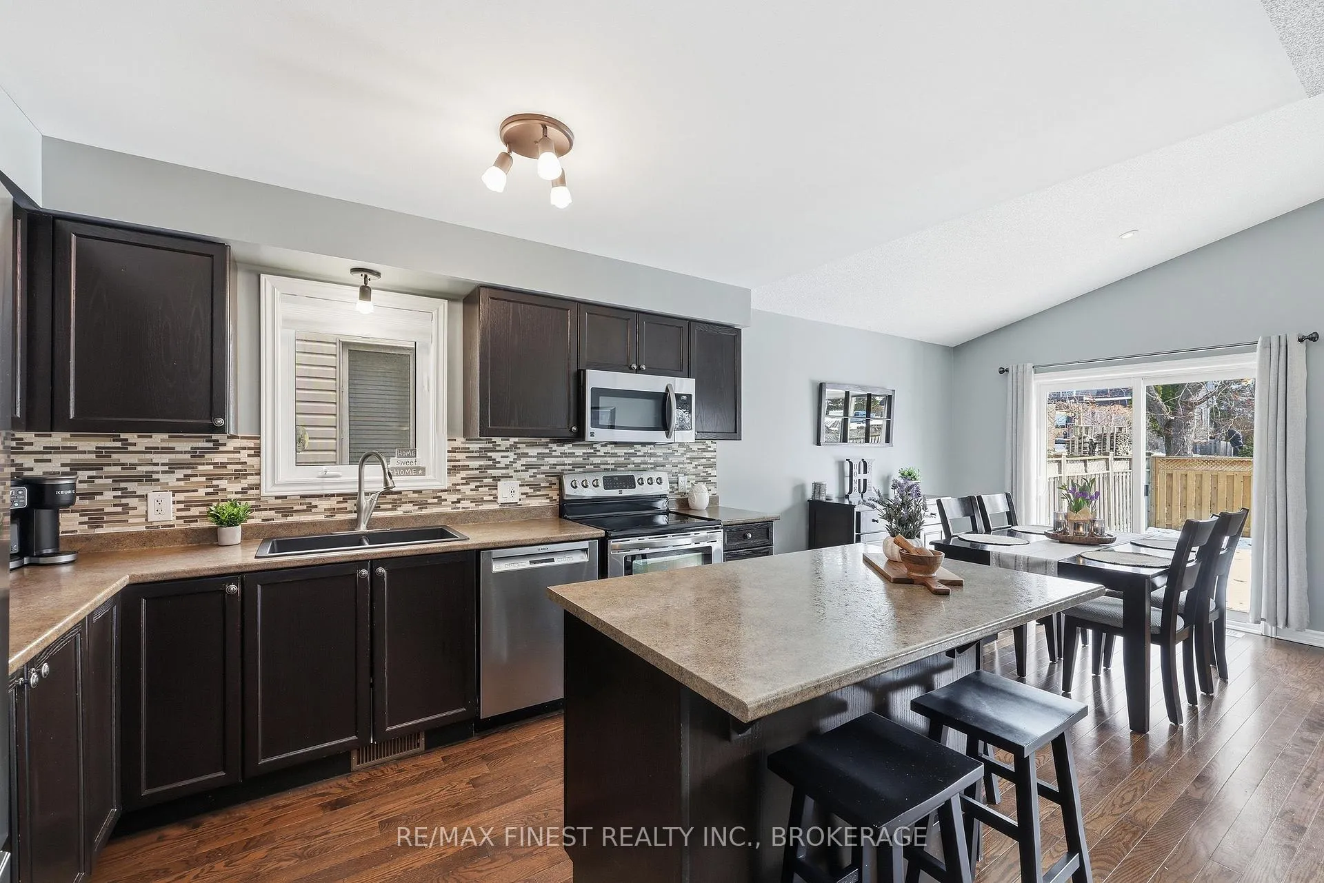 Photo 9 of 1755 Reginald Bart Drive, Kingston, Kingston East (Incl Barret Crt) — HOMEH