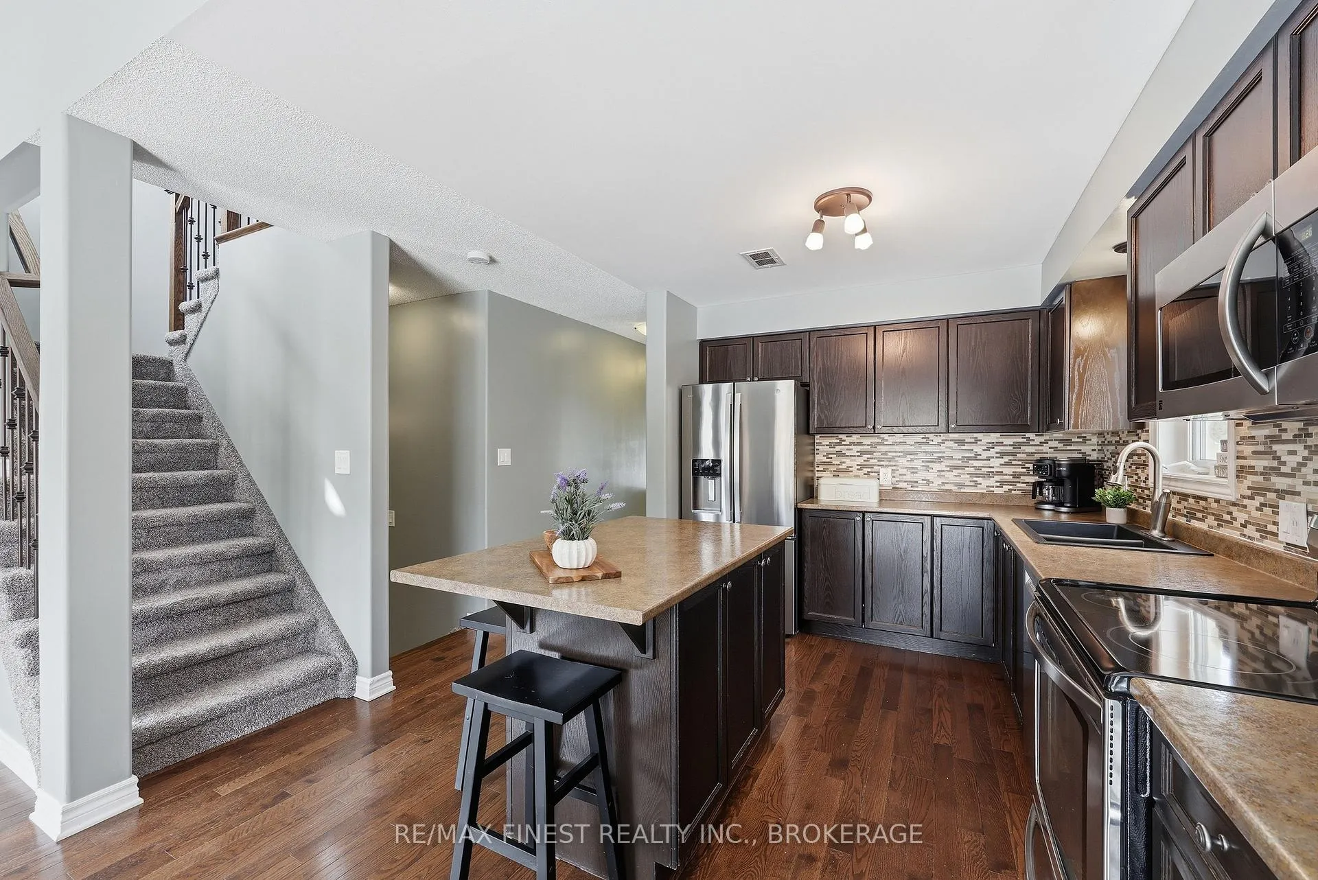 Photo 11 of 1755 Reginald Bart Drive, Kingston, Kingston East (Incl Barret Crt) — HOMEH