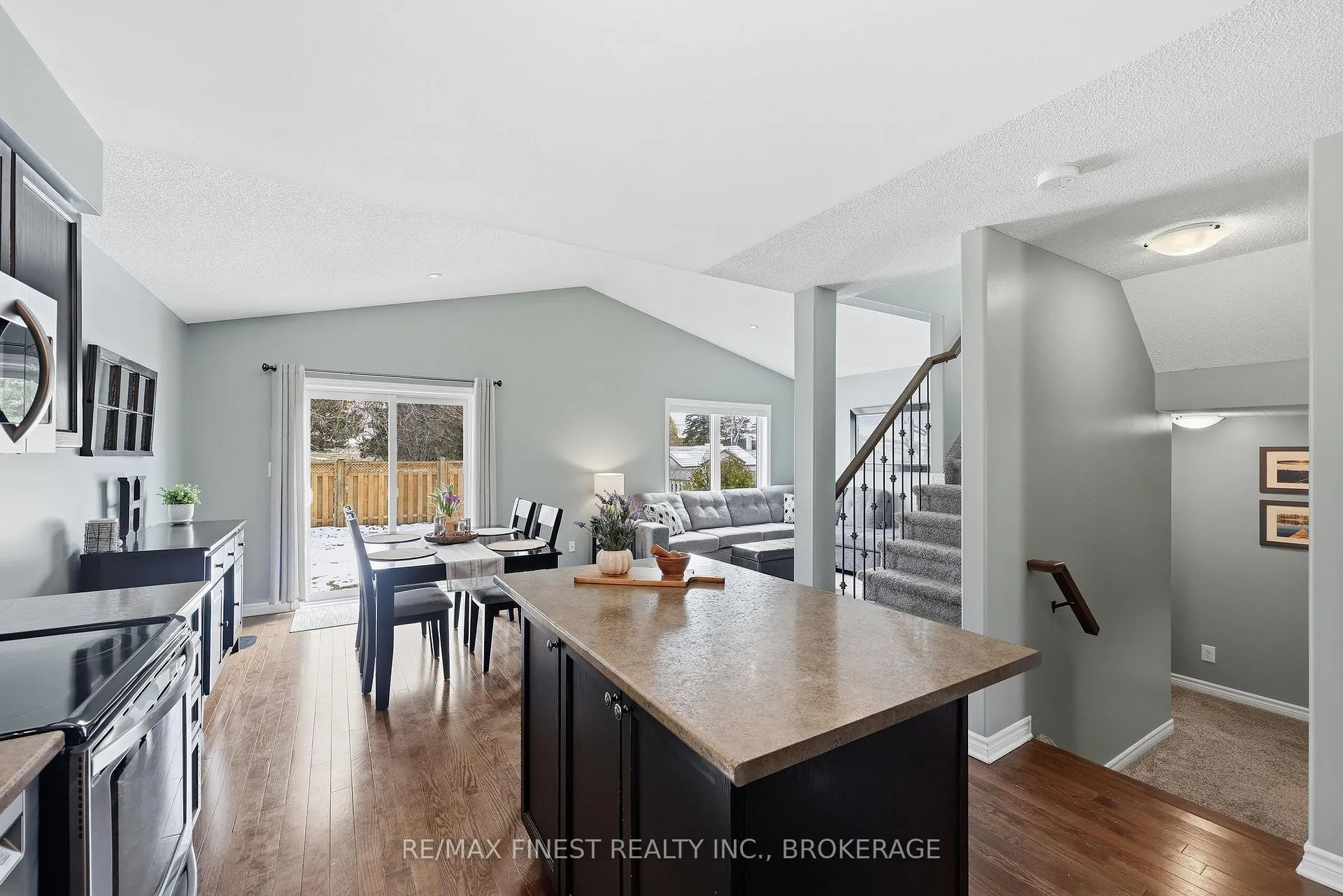 Photo 13 of 1755 Reginald Bart Drive, Kingston, Kingston East (Incl Barret Crt) — HOMEH